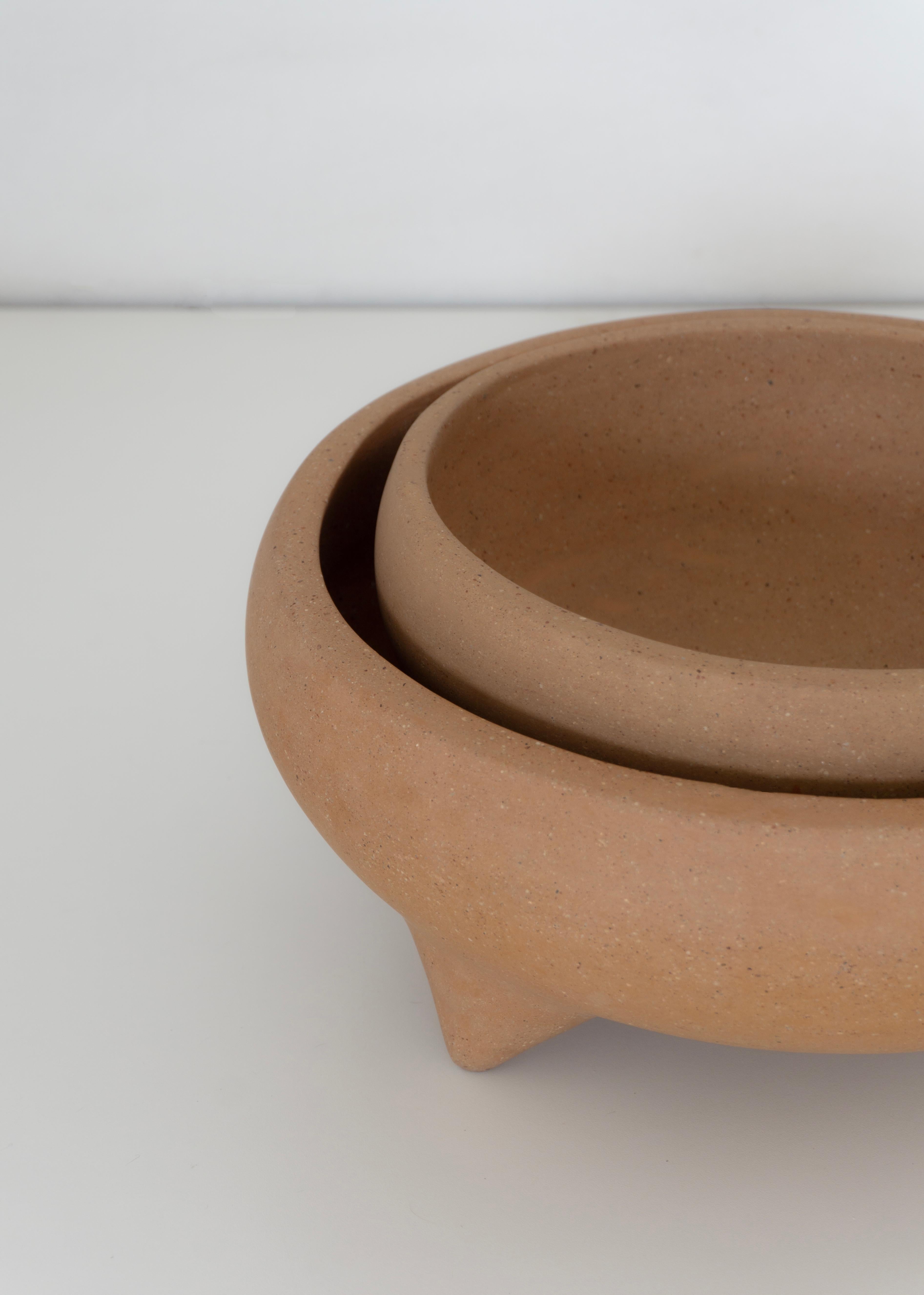 Decorative Set of 3 Clay Bowls Constantinos. Smooth Soft Clay Finish. By Raíz Mx For Sale 4