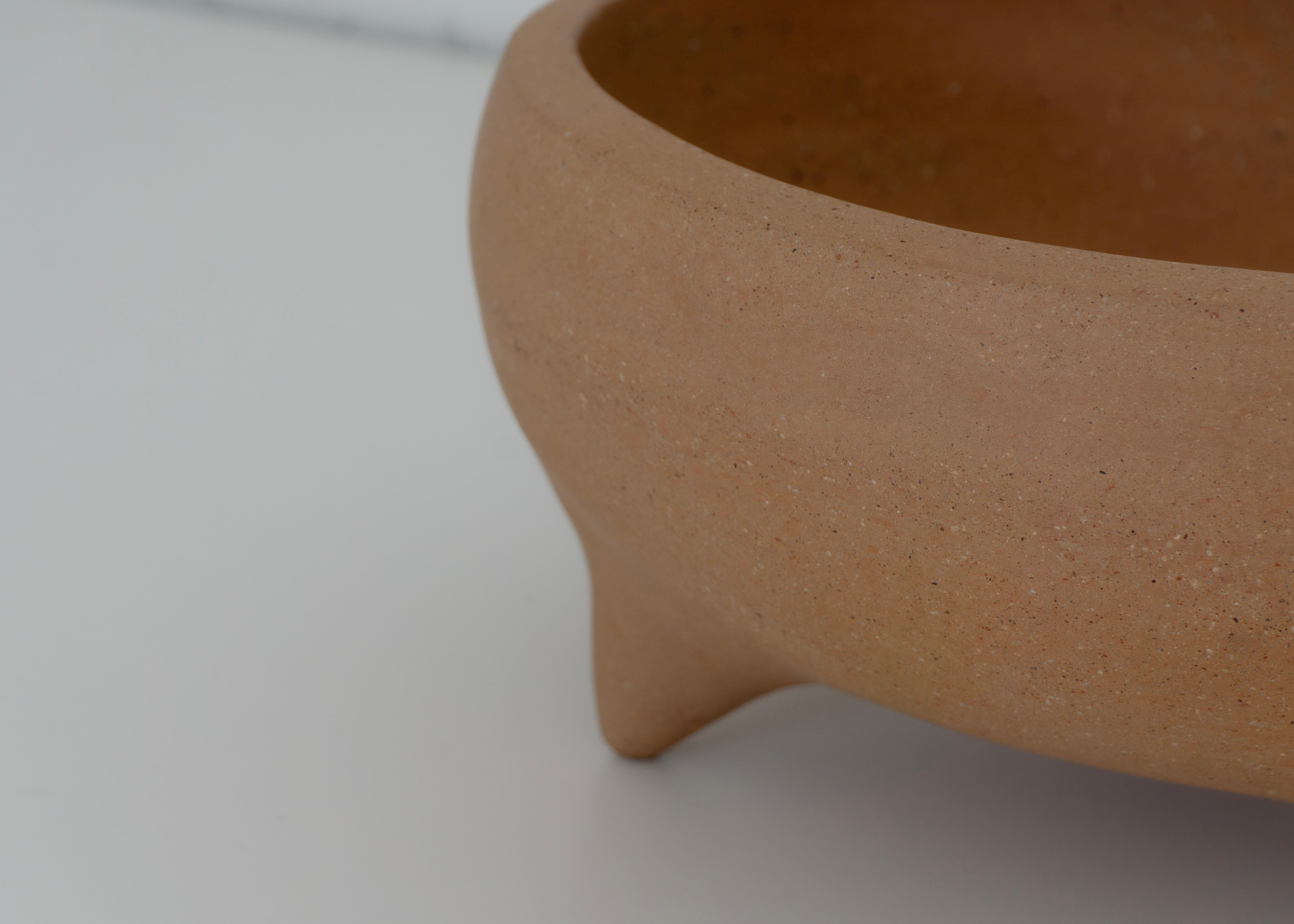 Decorative Set of 3 Clay Bowls Constantinos. Smooth Soft Clay Finish. By Raíz Mx For Sale 5