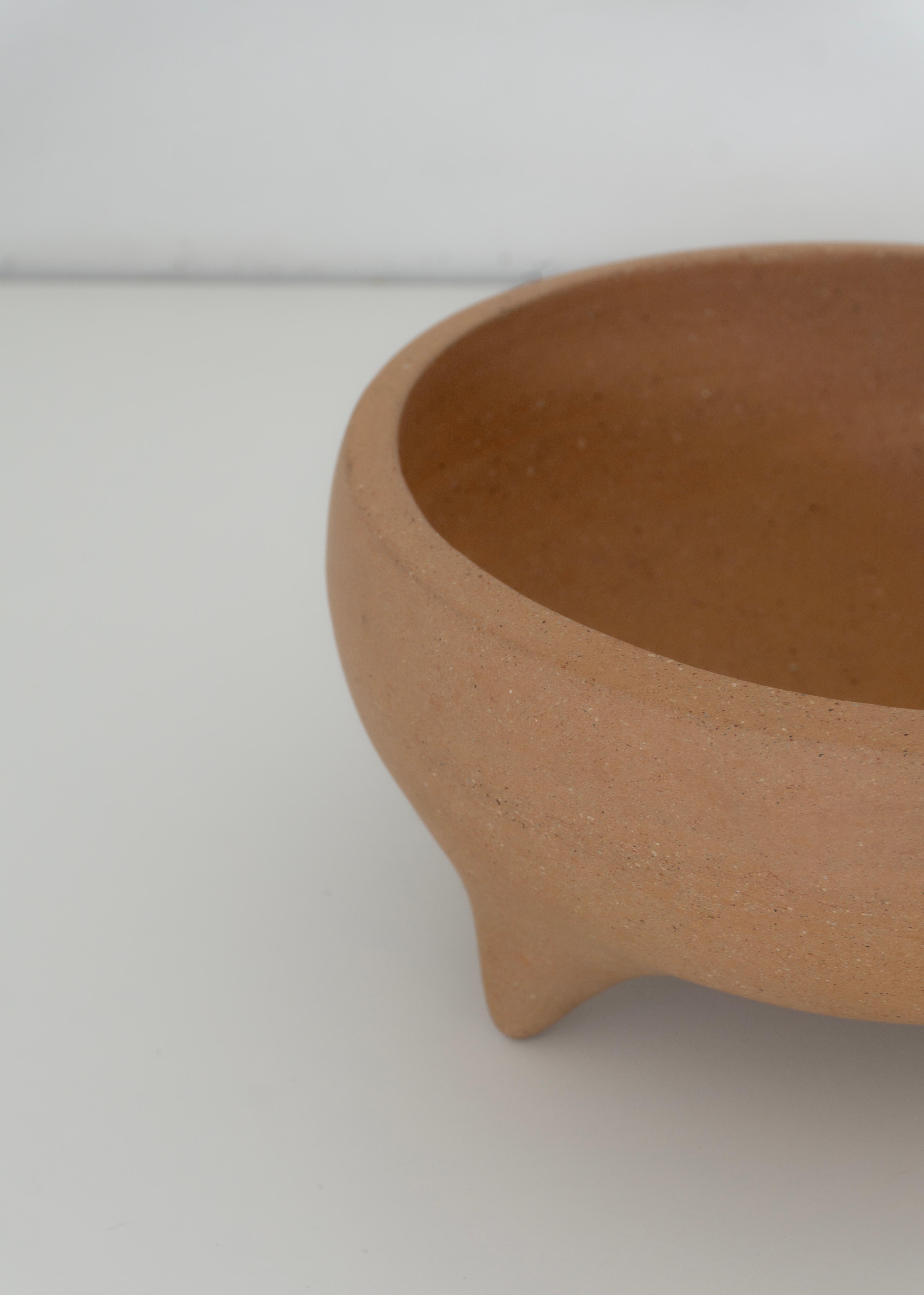 Decorative Set of 3 Clay Bowls Constantinos. Smooth Soft Clay Finish. By Raíz Mx For Sale 8