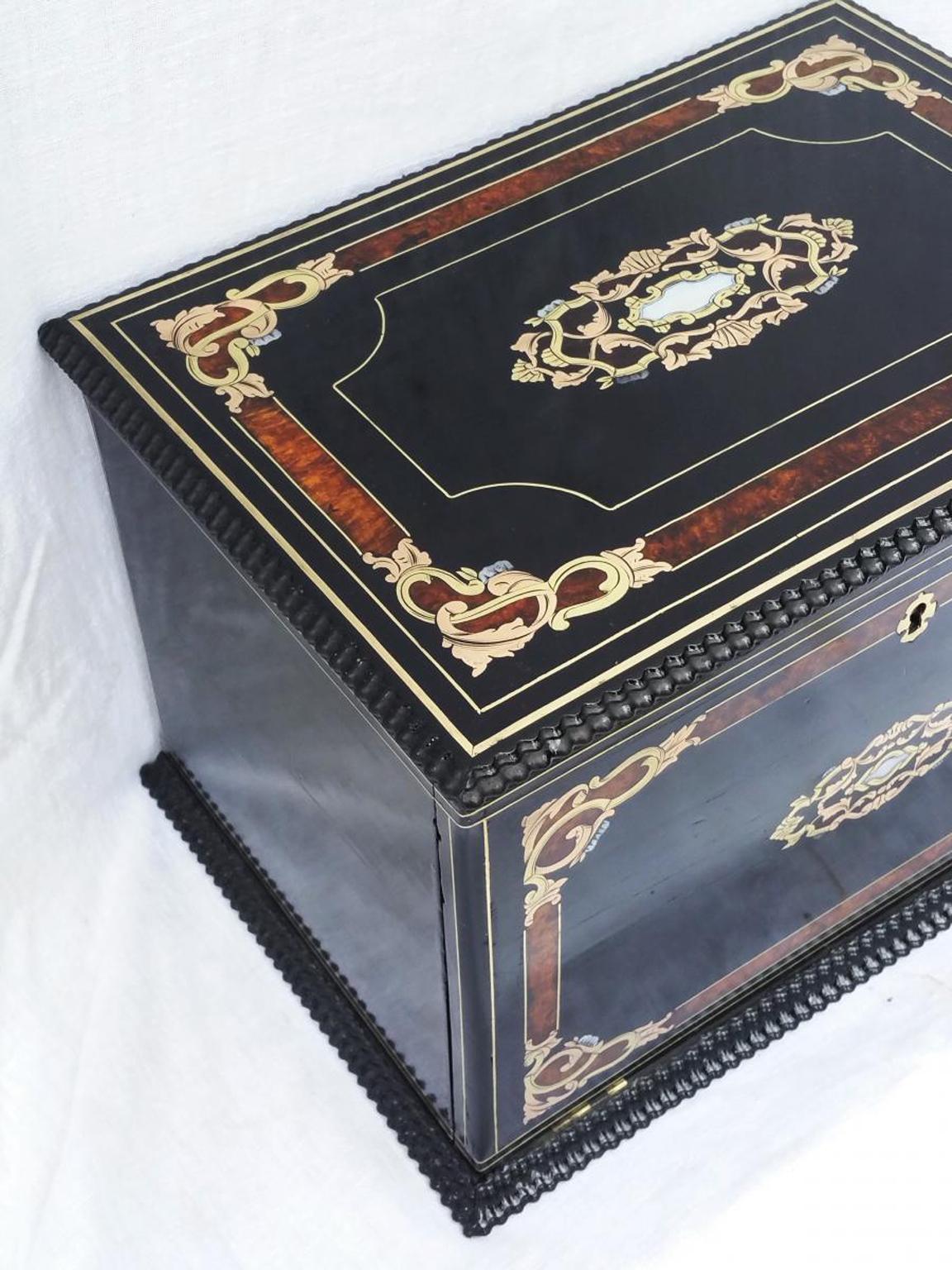 French Decorative Sewing Jewel Box in Boulle Marquetry Napoleon III, France 1870