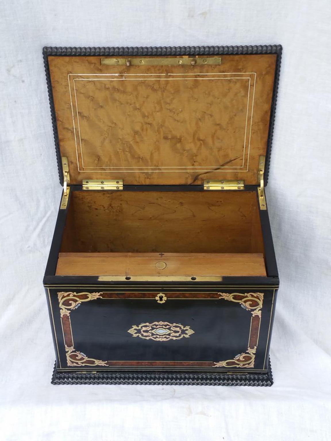 Gilt Decorative Sewing Jewel Box in Boulle Marquetry Napoleon III, France 1870