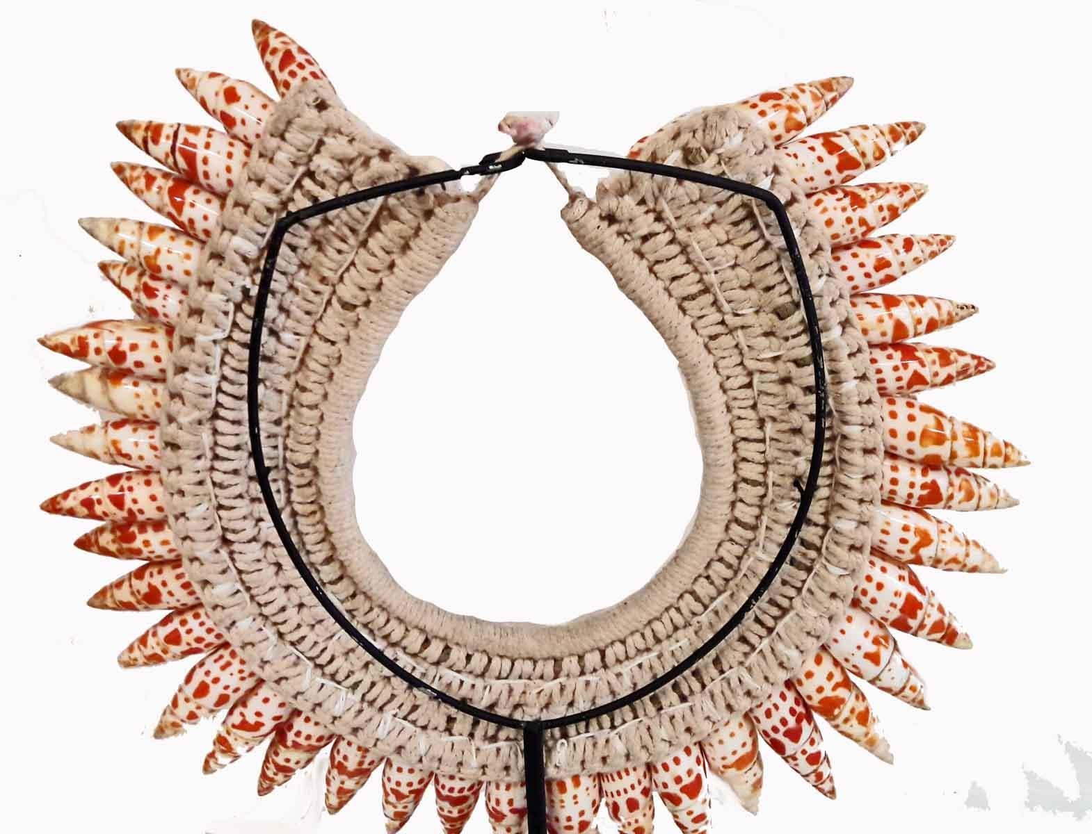 Appliqué Decorative Shell Necklace on Stand