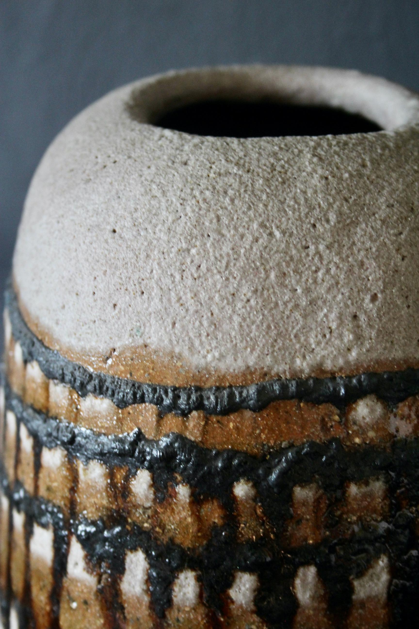 Decorative signed ceramic vase For Sale 3