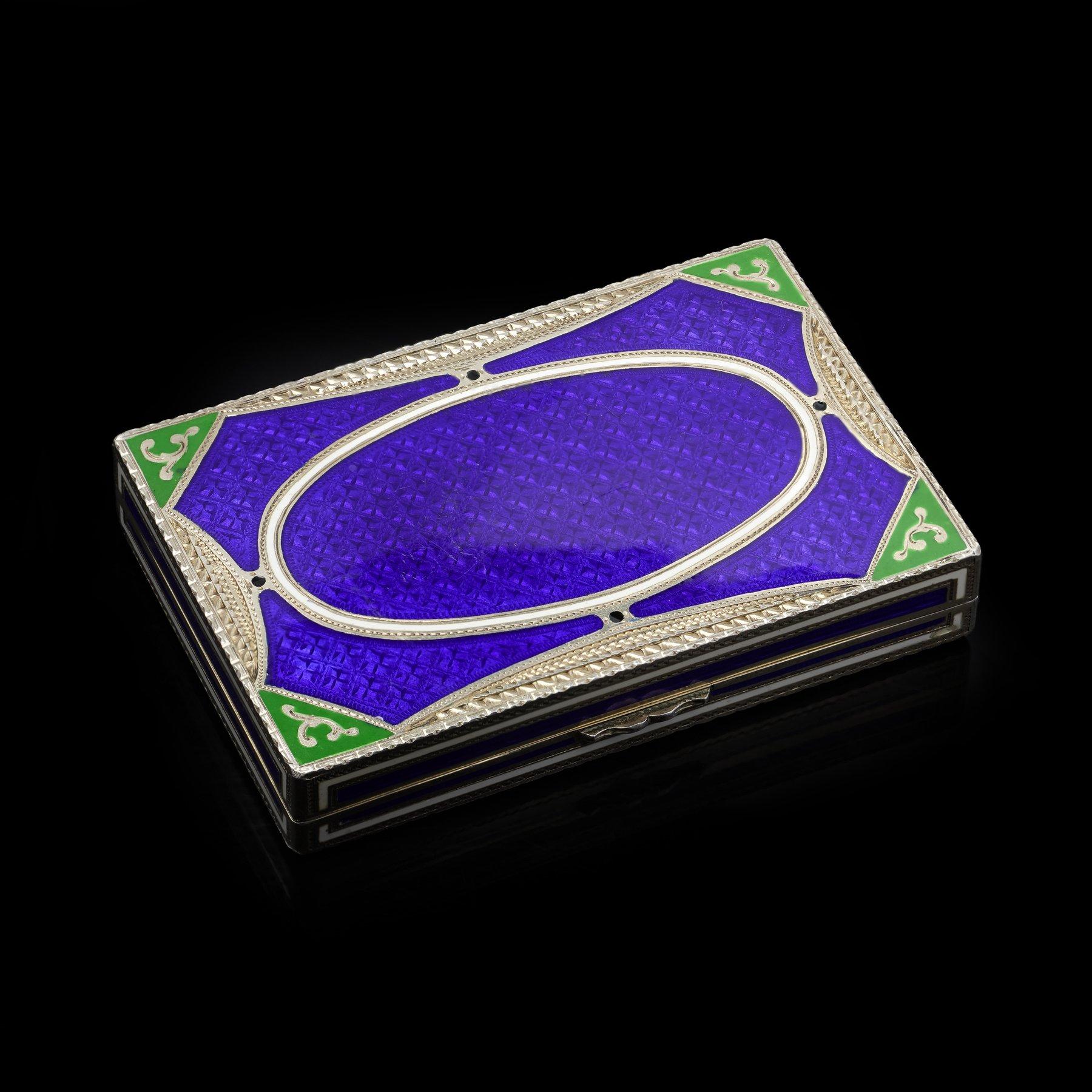 XX secolo Scatola decorativa in argento e smalto con interno dorato, 1982 in vendita