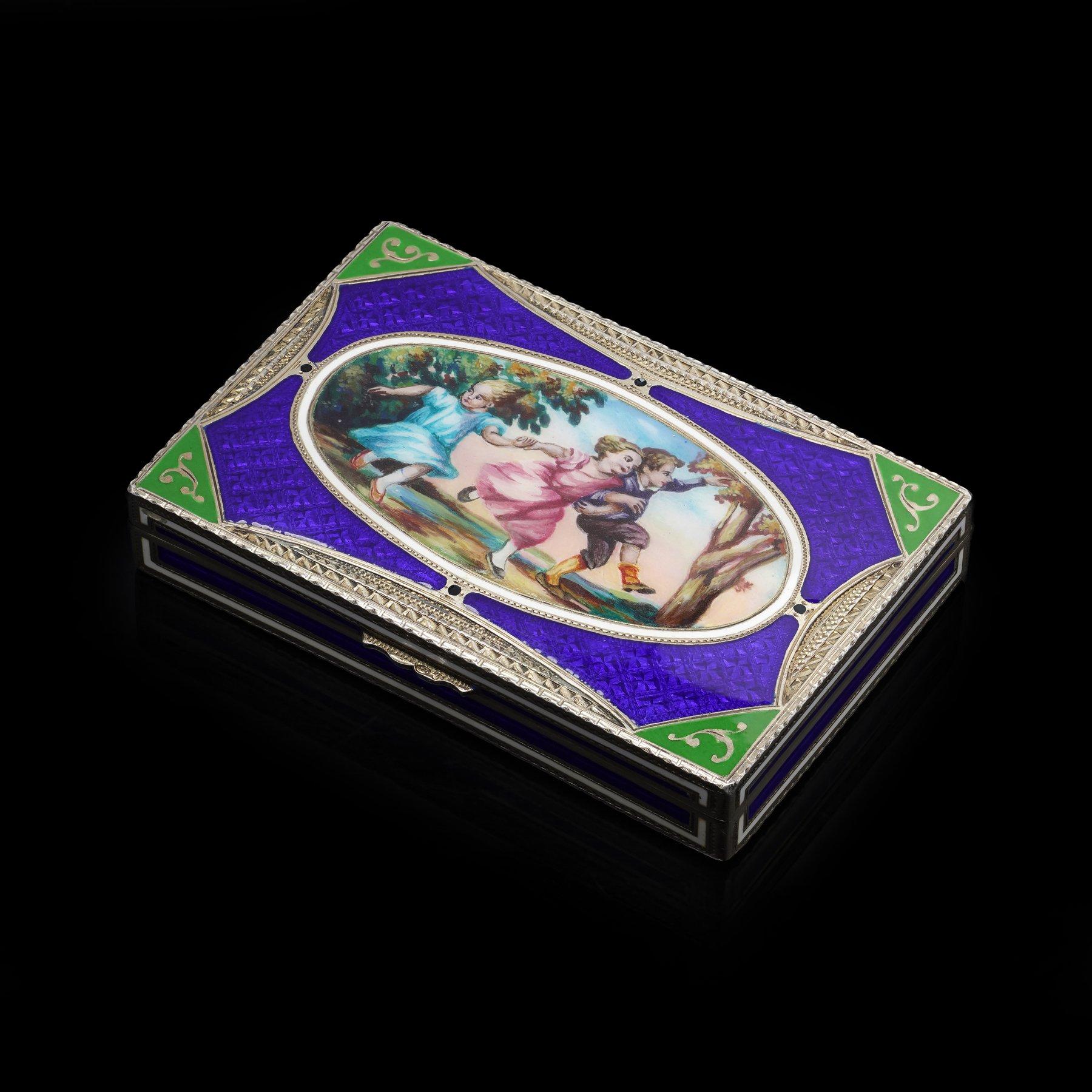 Scatola decorativa in argento e smalto con interno dorato, 1982 in vendita 3