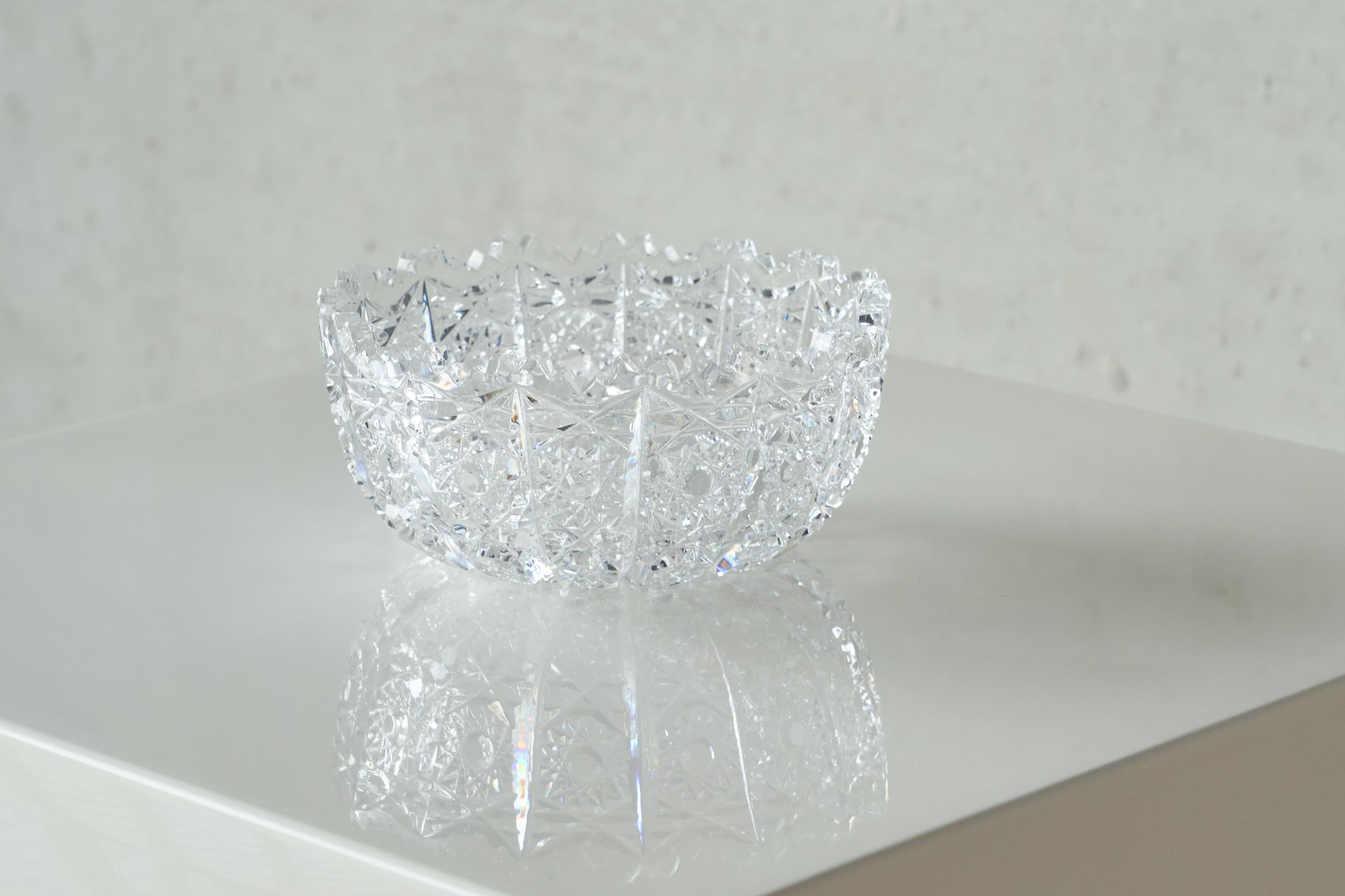 Cristal Decorative 'Snowflake' Bowl in Crystal Early 20th Century en vente
