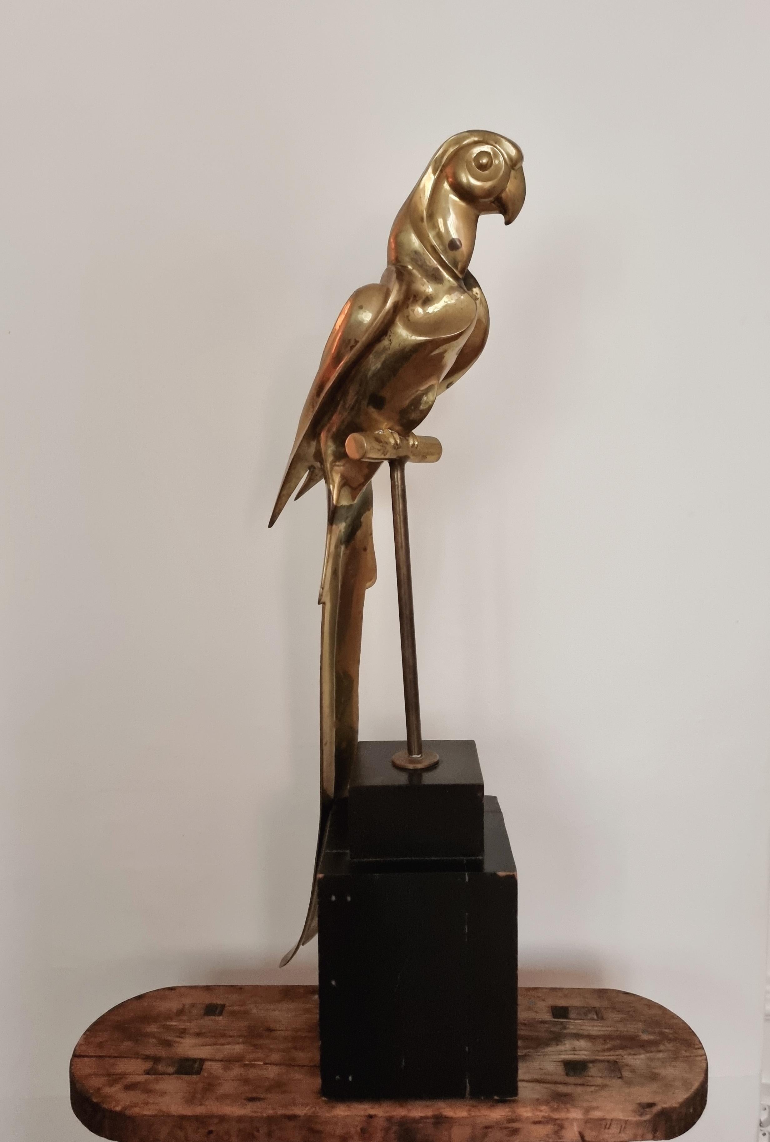 European Decorative solid brass sculpture, parrot, 1970s Palm Beach- / Hollywood- Regency For Sale