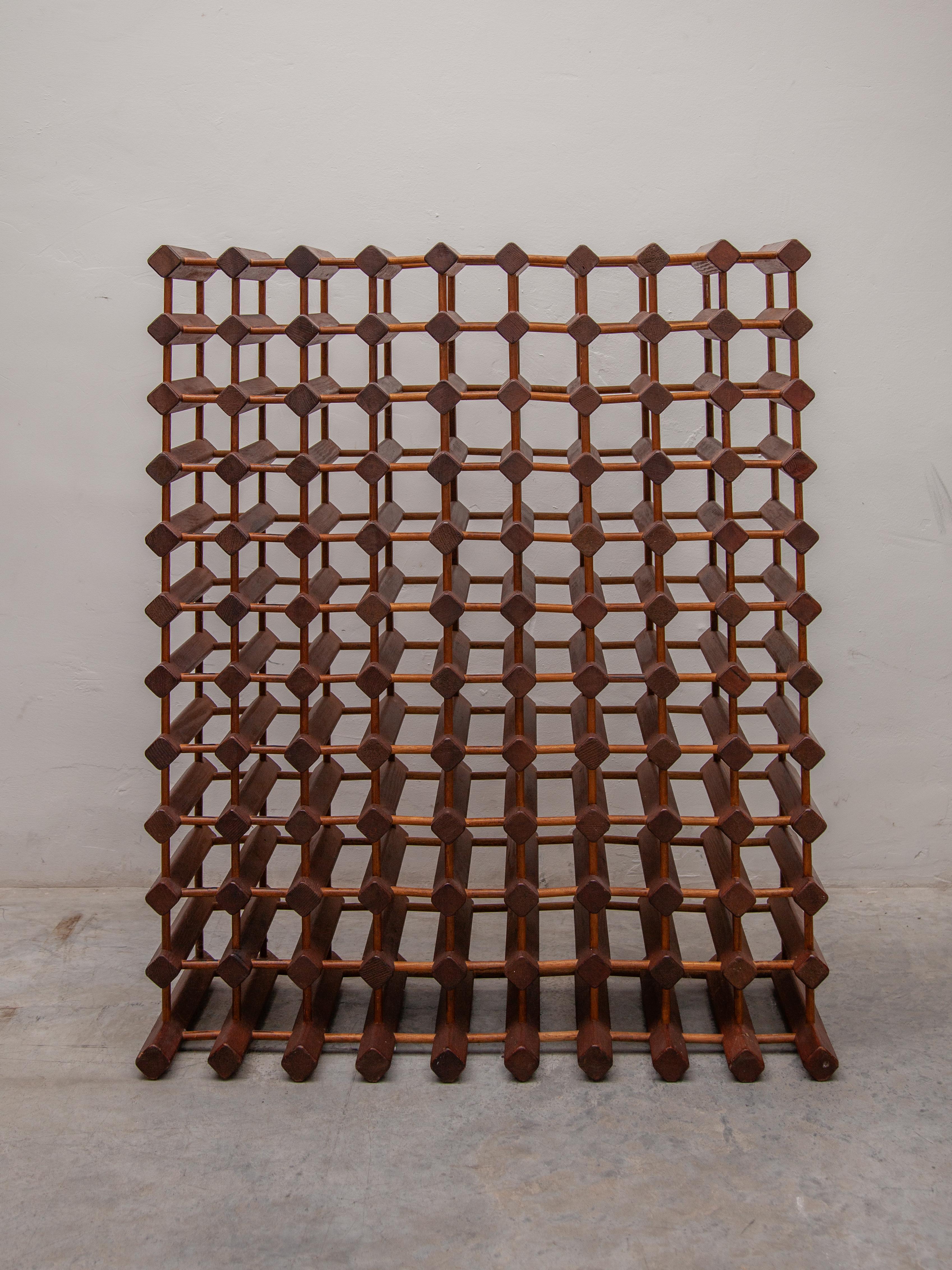 Fatto a mano Portabottiglie decorativo in teak massiccio Made in Denmark, anni '60 in vendita