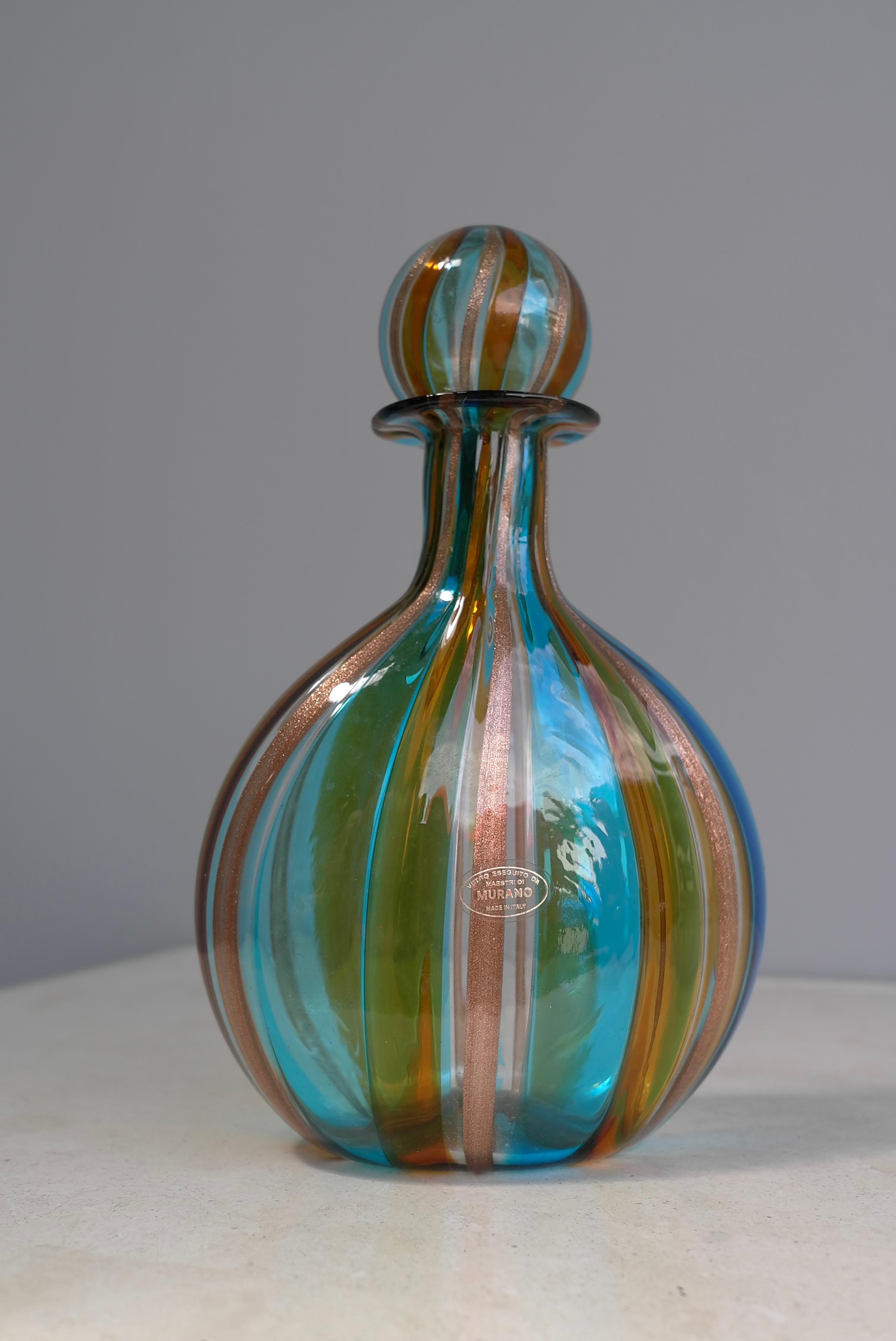 Bottiglia decanter in vetro di metà secolo a righe a spirale Murano Italia, Gio Ponti attr In condizioni buone in vendita a Den Haag, NL