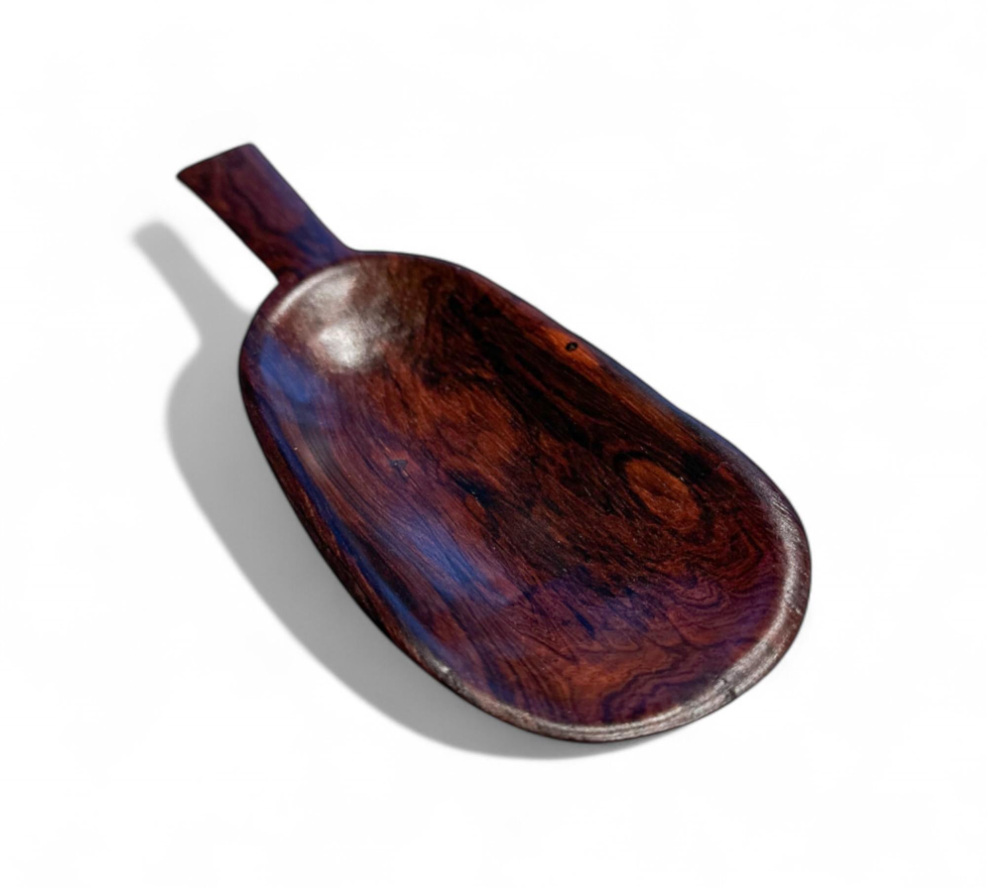 Decorative Spoon in Hardwood by Jean Gillon, c. 1960s In Good Condition For Sale In New York, NY