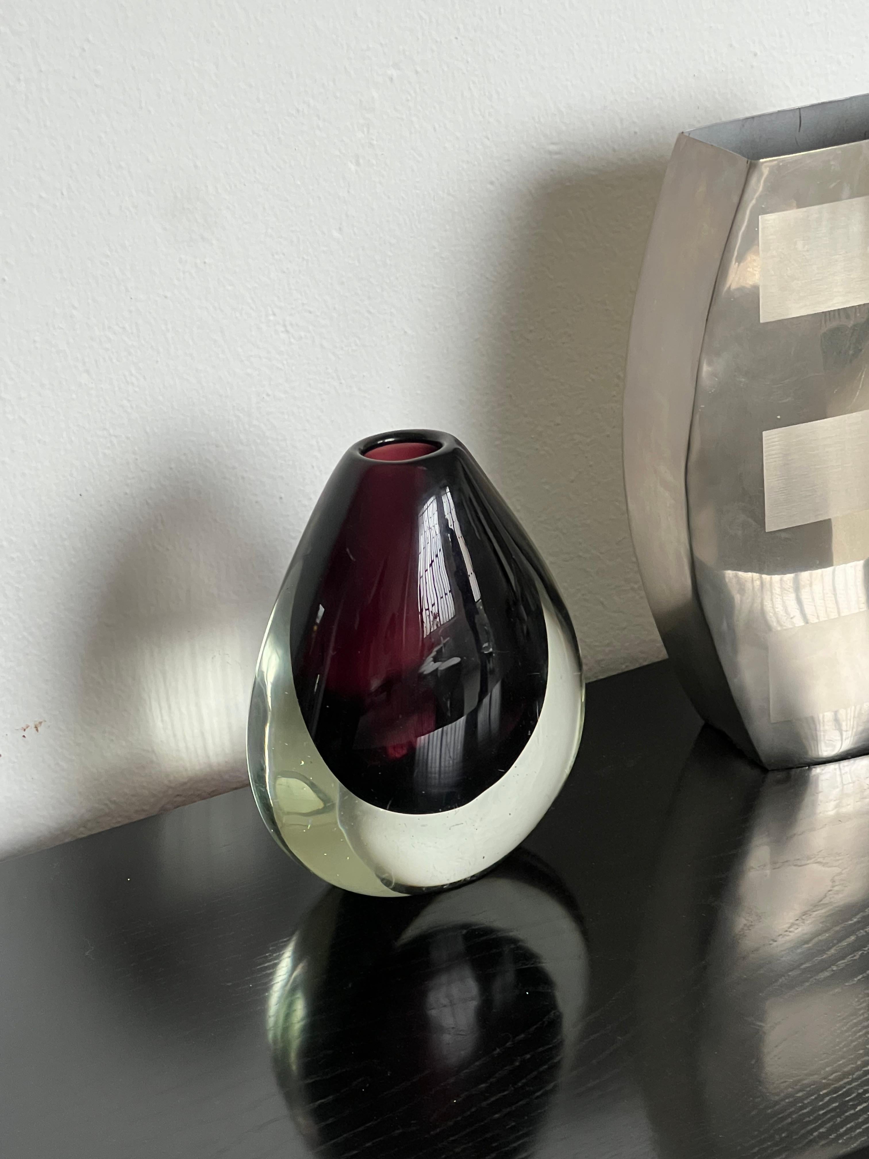 Jarrón decorativo de acero inoxidable con formas geométricas impresas, años 70 en venta 8