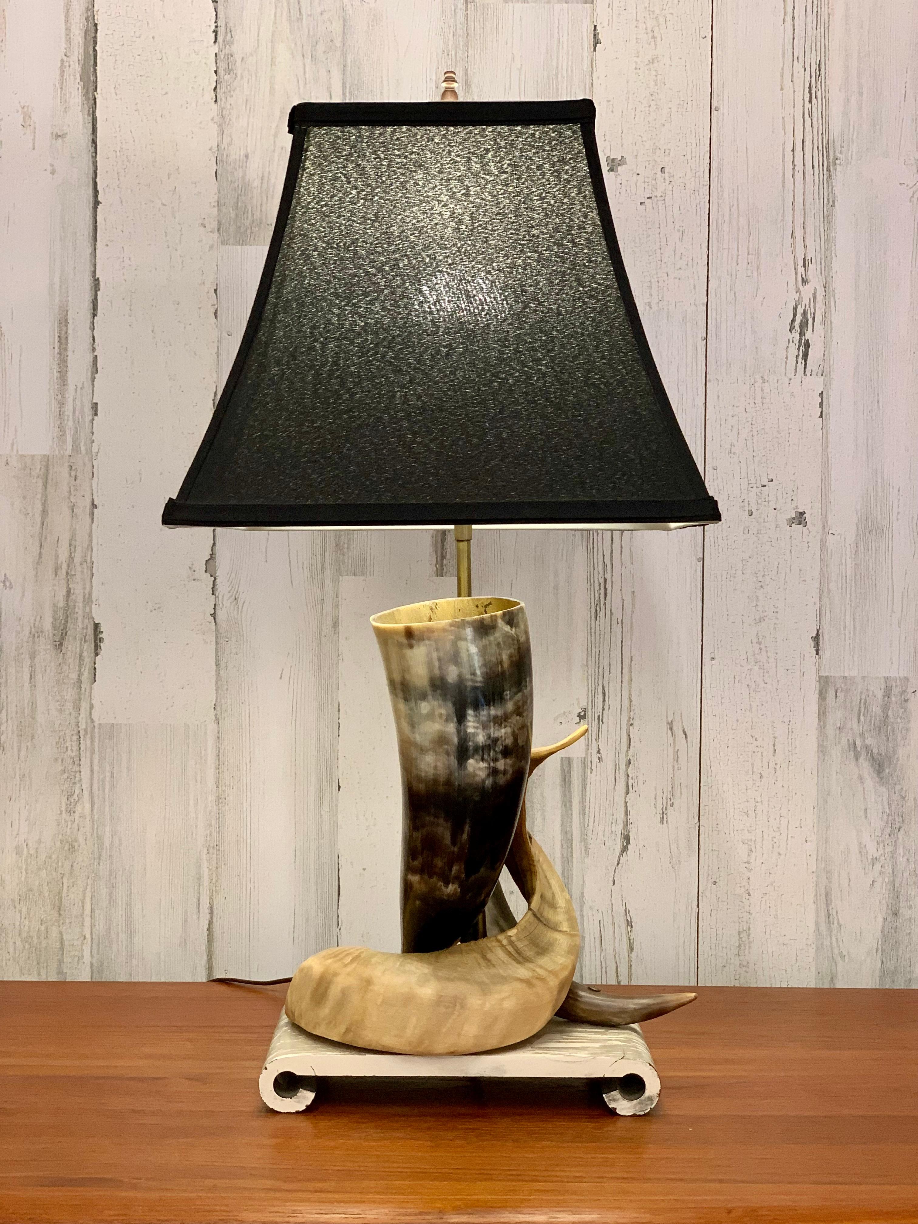 Mid-Century Modern Decorative Steer Horn Table Lamp with Faux Marble Base For Sale