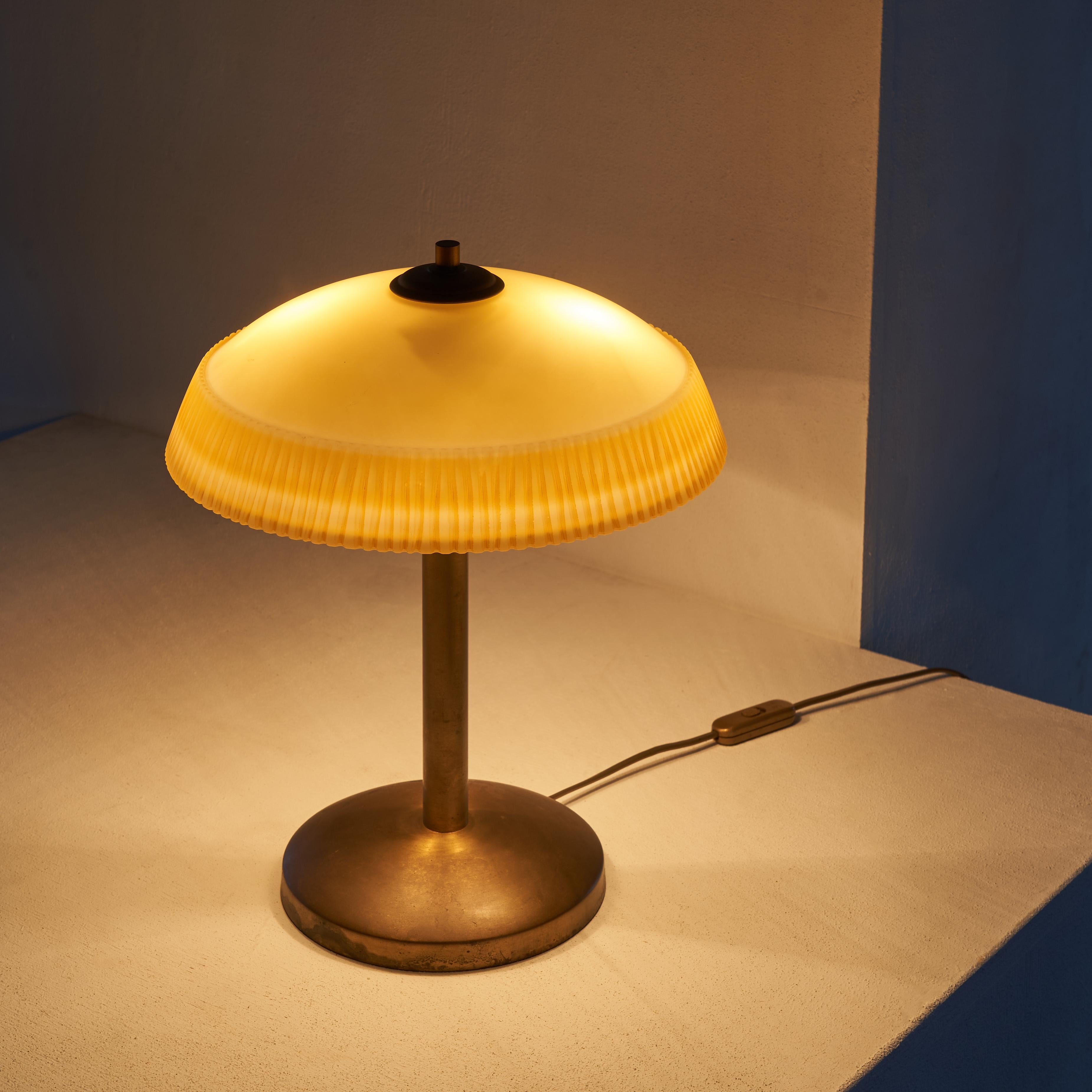 Unknown Decorative Table Lamp in Brass and Pâte de Verre
