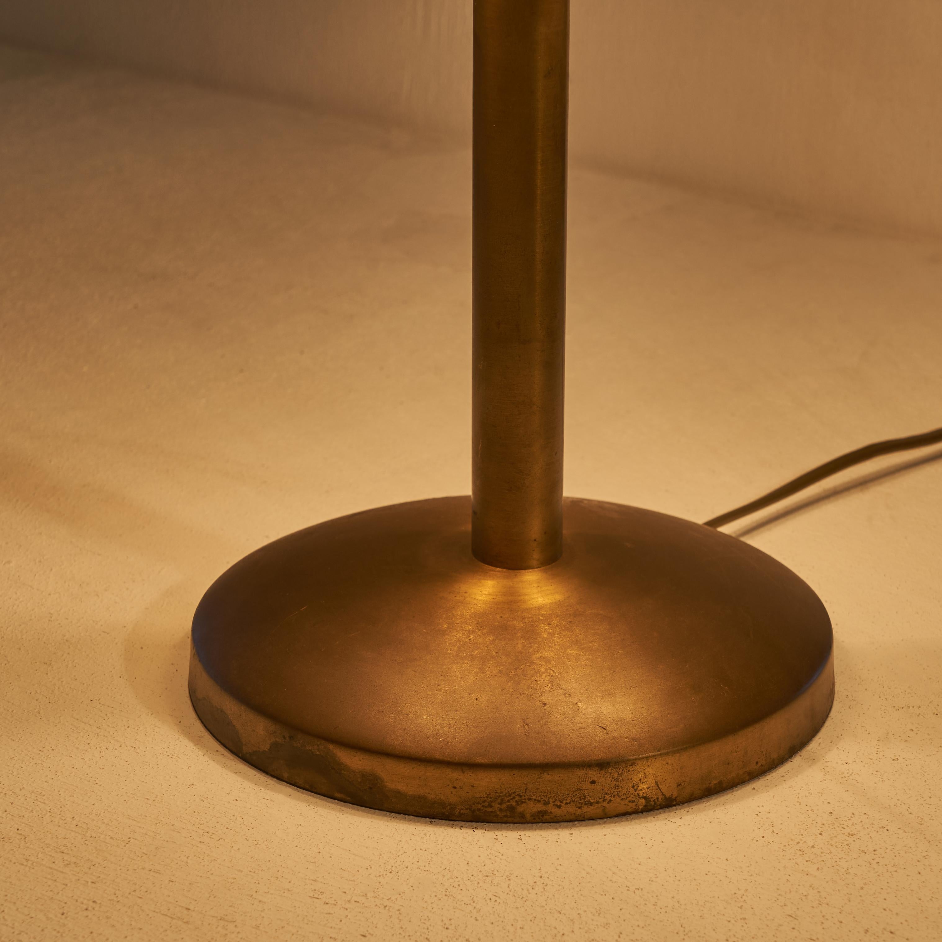 Decorative Table Lamp in Brass and Pâte de Verre In Good Condition In Tilburg, NL