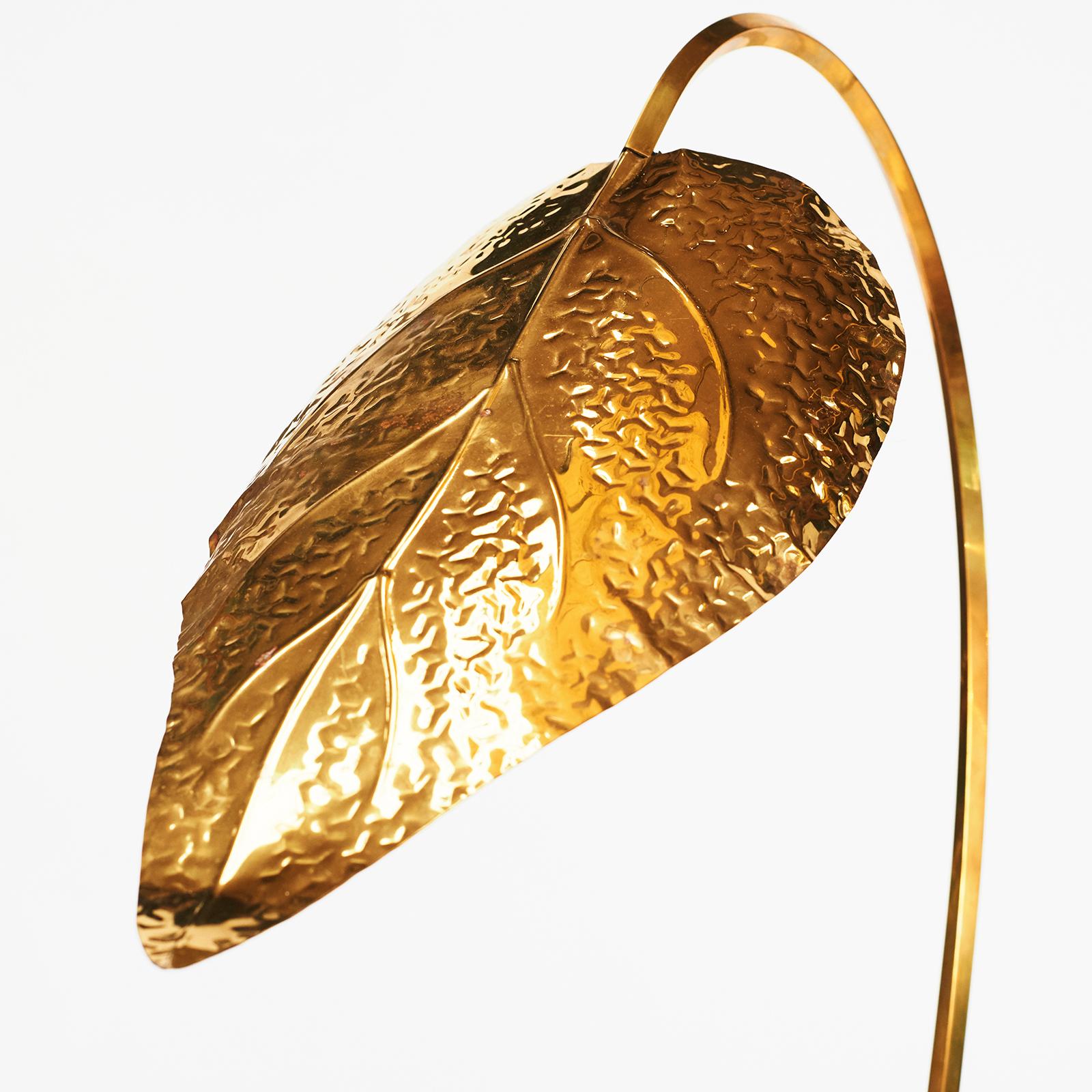 Decorative Table Lamp in the Form of Palm Leaves 1
