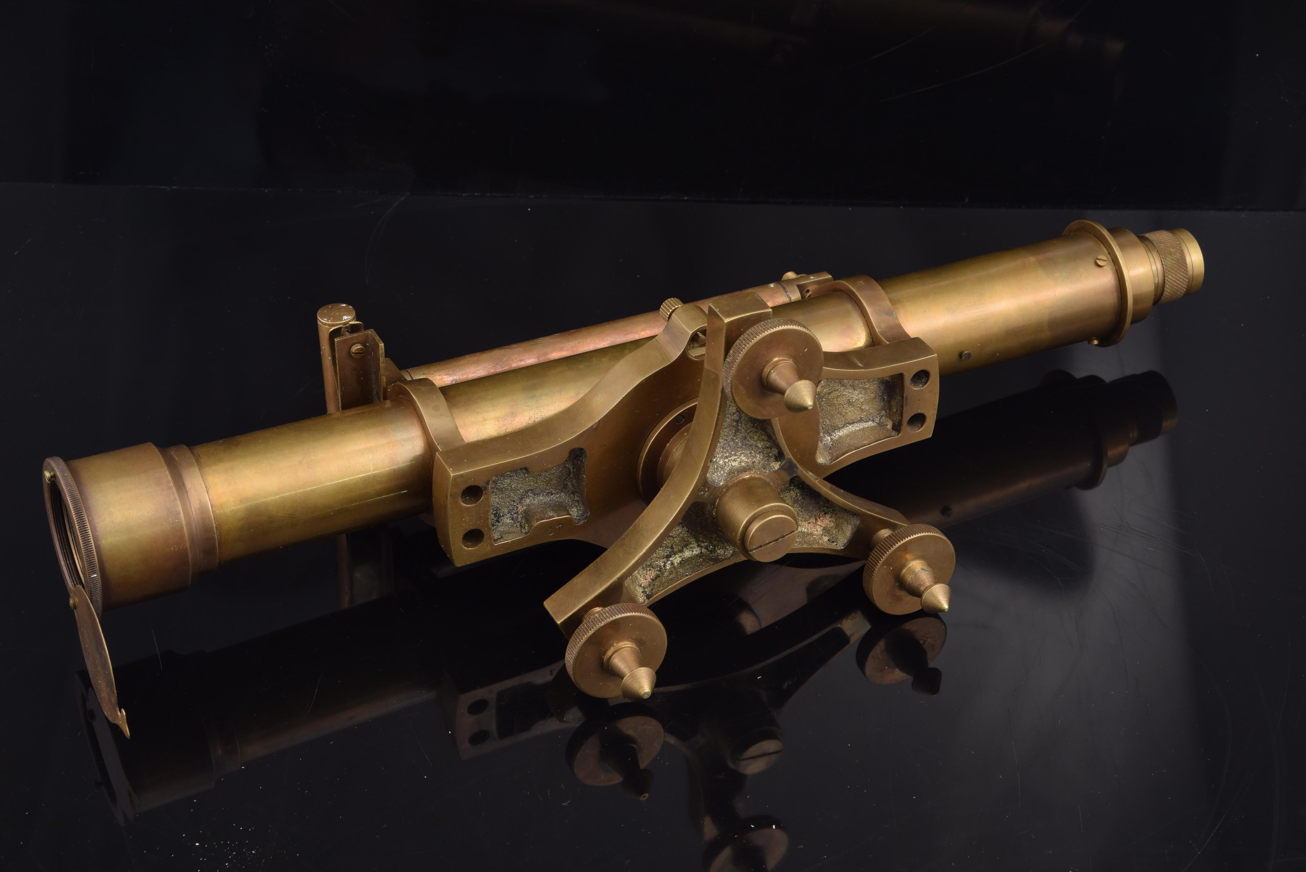 Decorative Telescope with Level, Metal, 20th Century In Good Condition In Madrid, ES