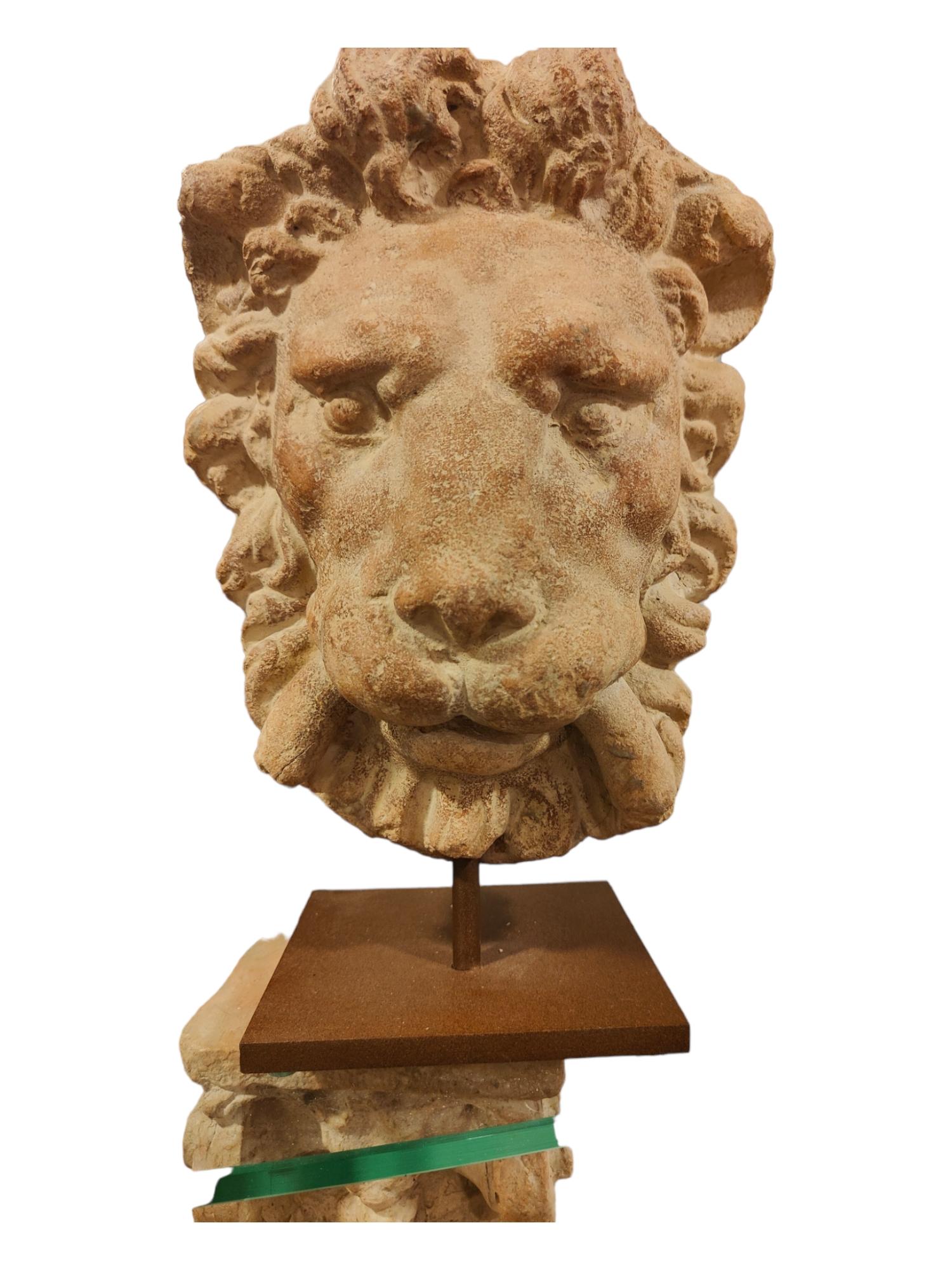 Testa di leone decorativa in terracotta In condizioni buone in vendita a Madrid, ES