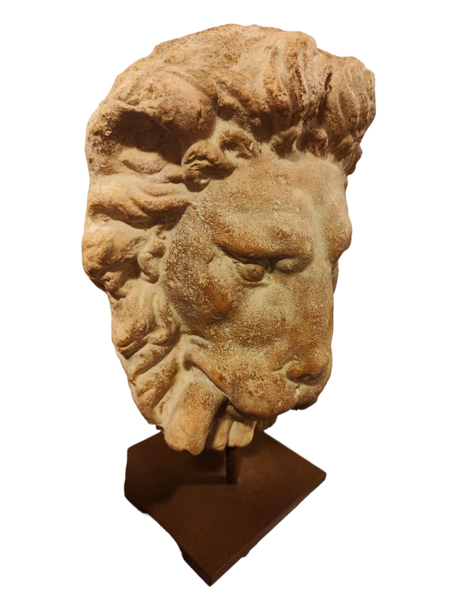 Testa di leone decorativa in terracotta in vendita 2