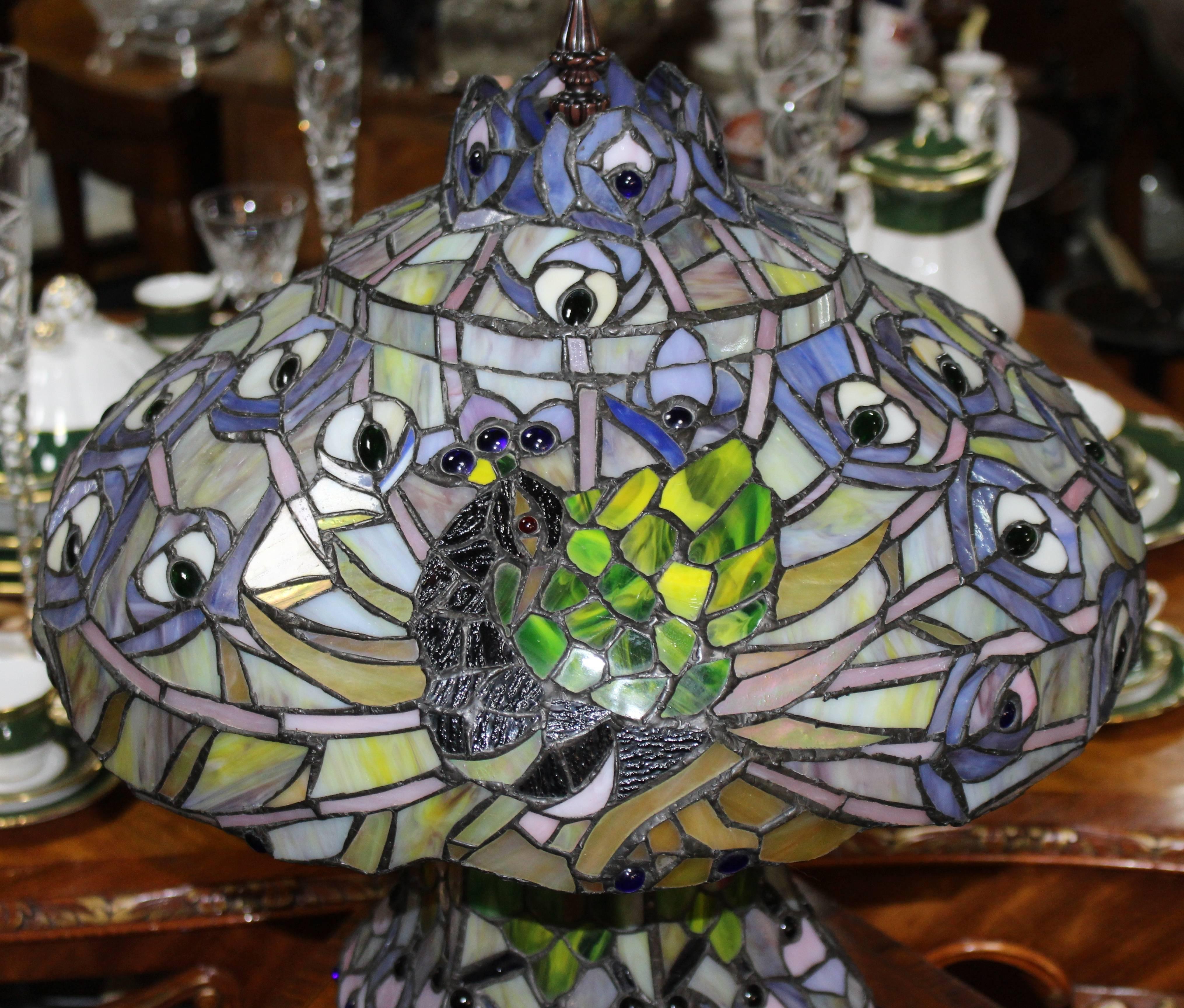 Decorative Tiffany Style Table Lamp In Good Condition In Worcester, Worcestershire