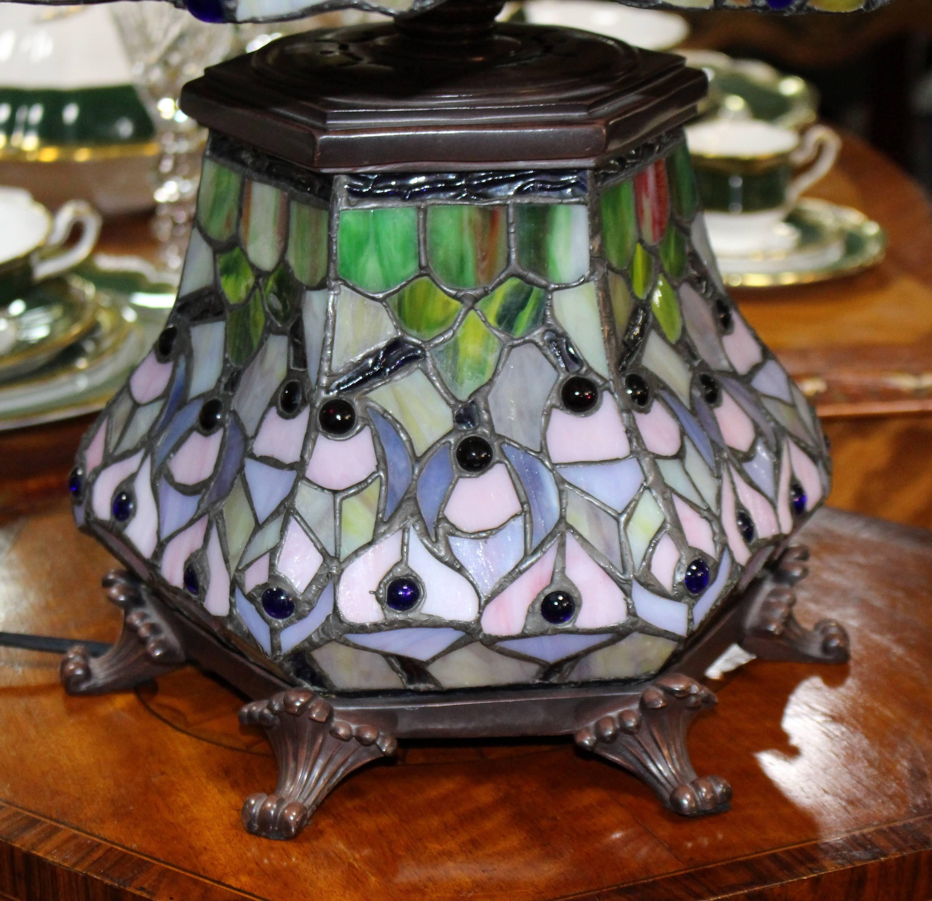 Decorative Tiffany Style Table Lamp 1