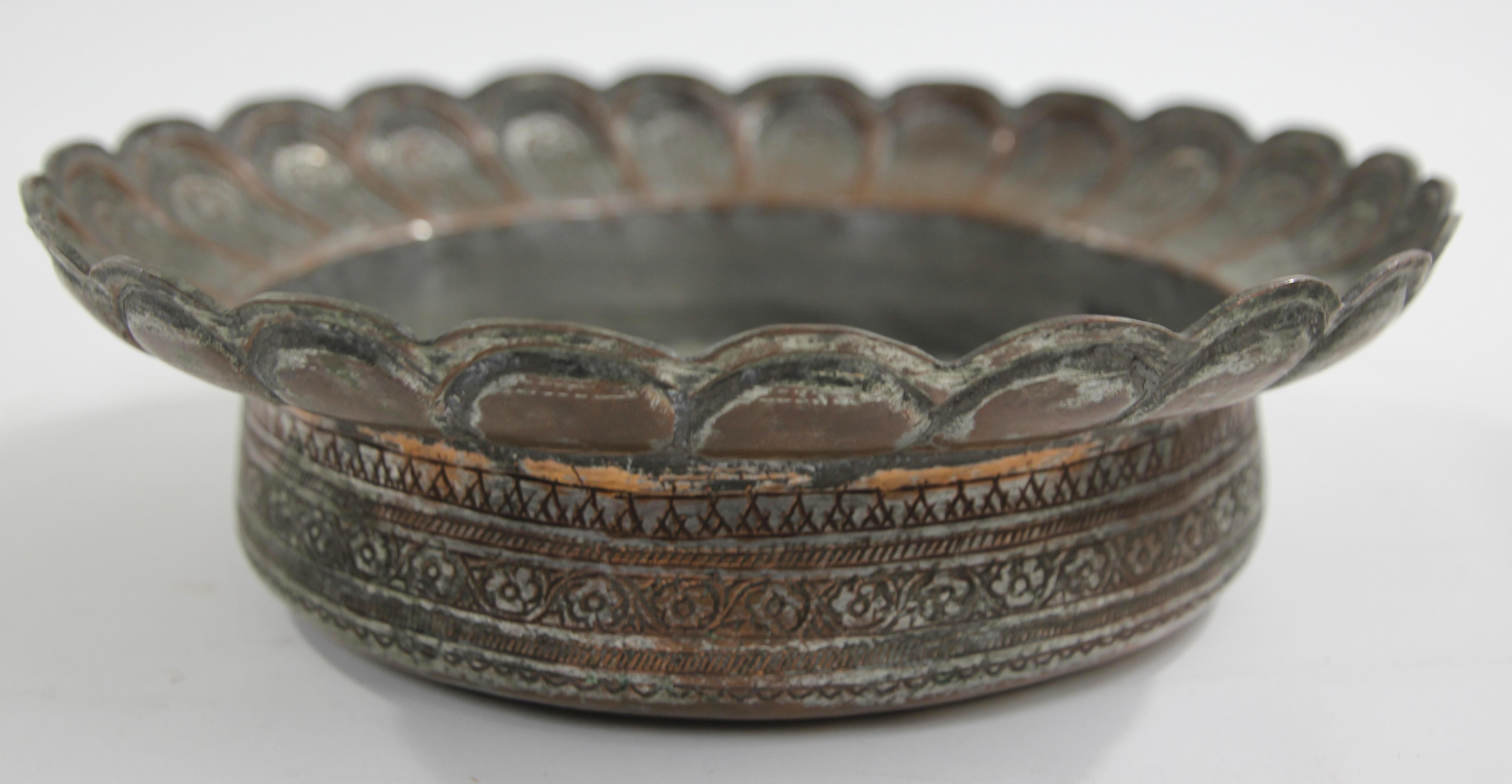 Decorative Tinned Copper South Asian Round Box with Lid For Sale 6