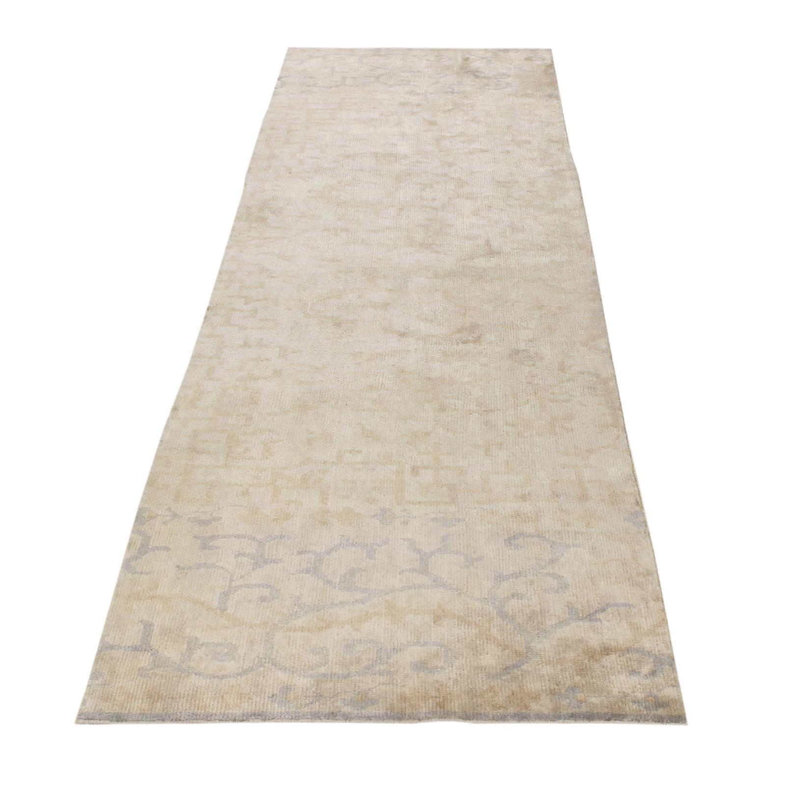 Chinese Export Decorative Transitional Ottoman Runner with a Chinese Motif For Sale