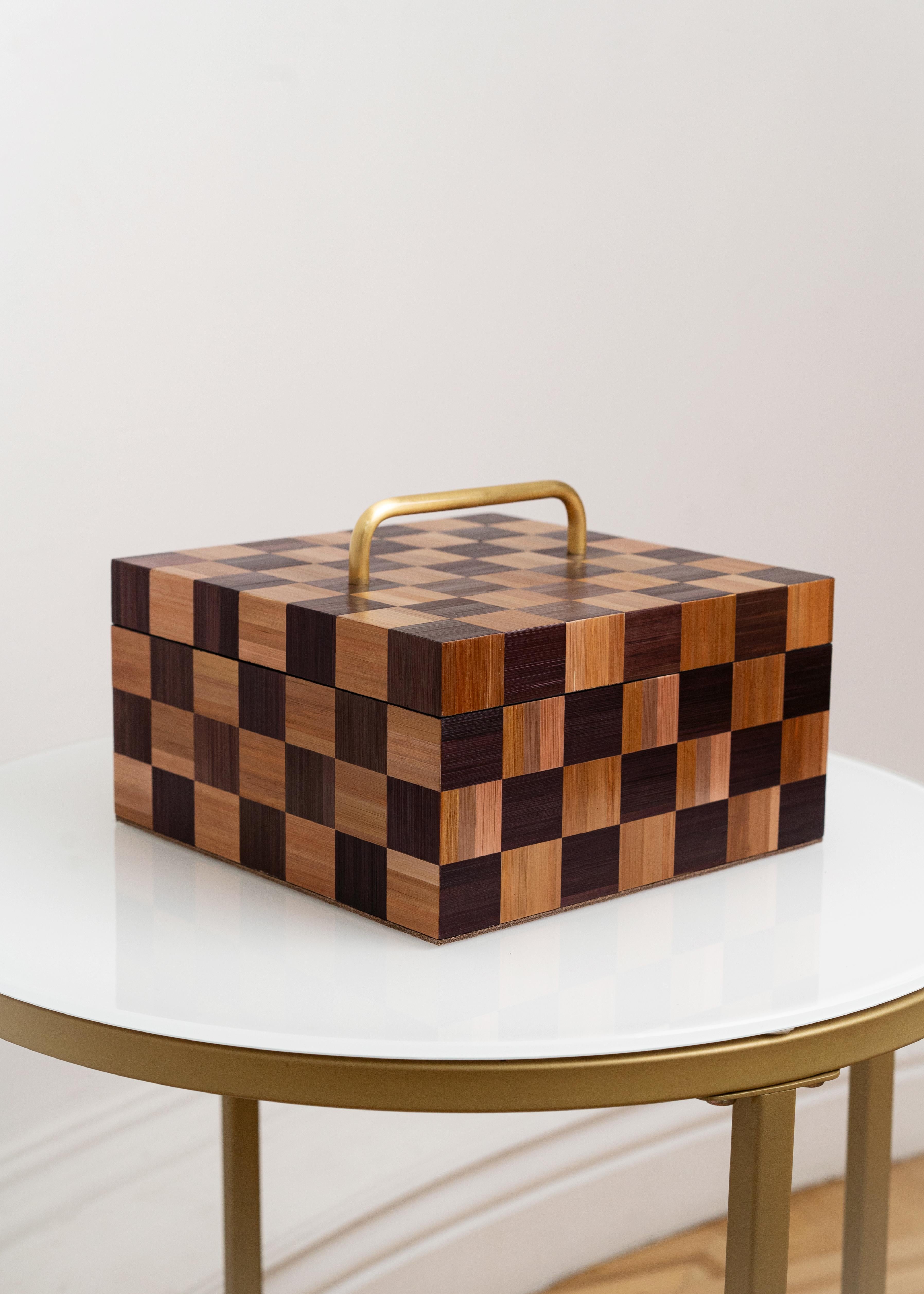 Caja del Tesoro Decorativa con Marquetería de Paja Artesanal Beige Marrón a Cuadros en Nuevo estado para la venta en Warsaw, PL