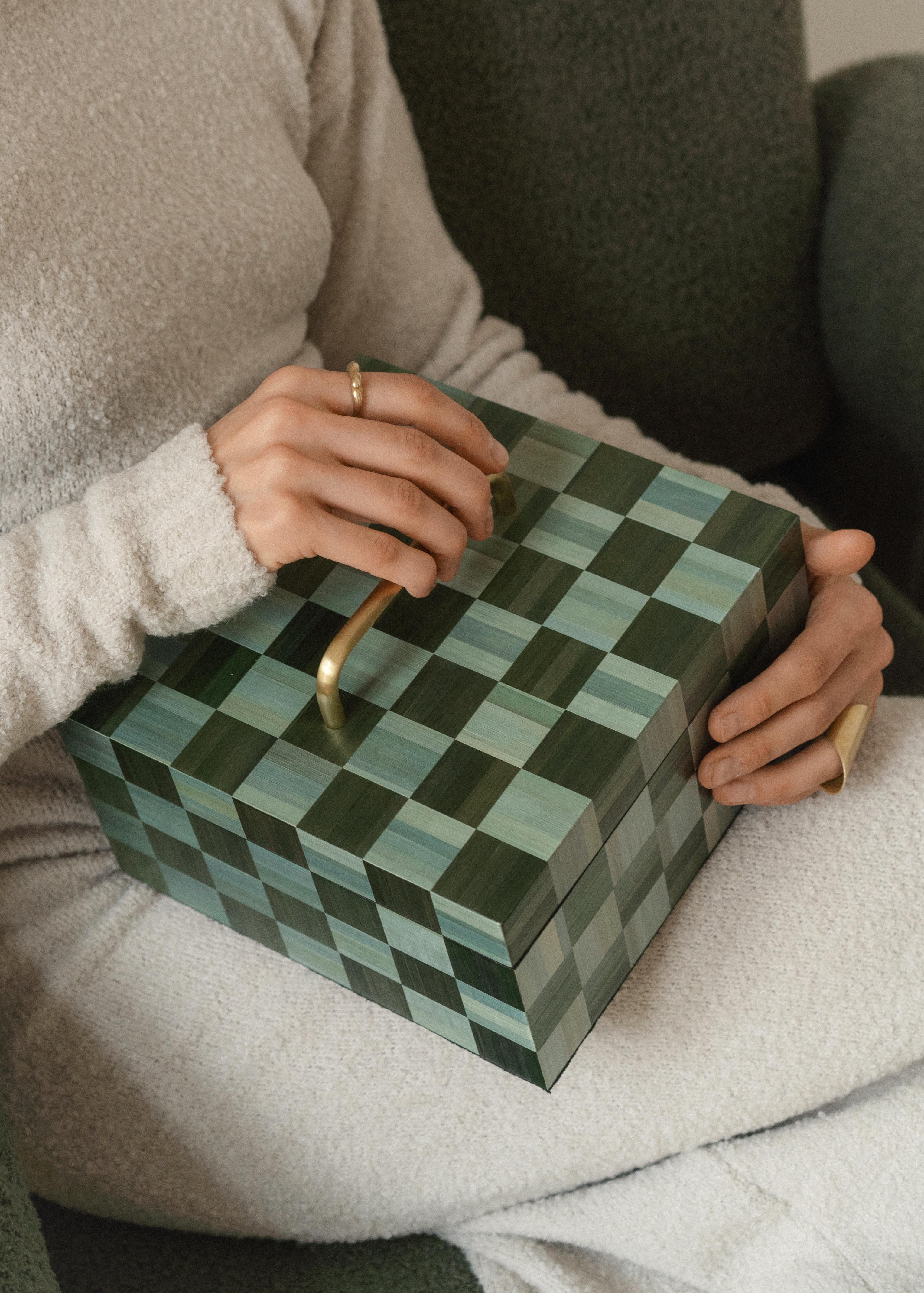Contemporary Decorative Treasure Box with Green Teal Checkerboard Straw Marquetry Artisanal For Sale