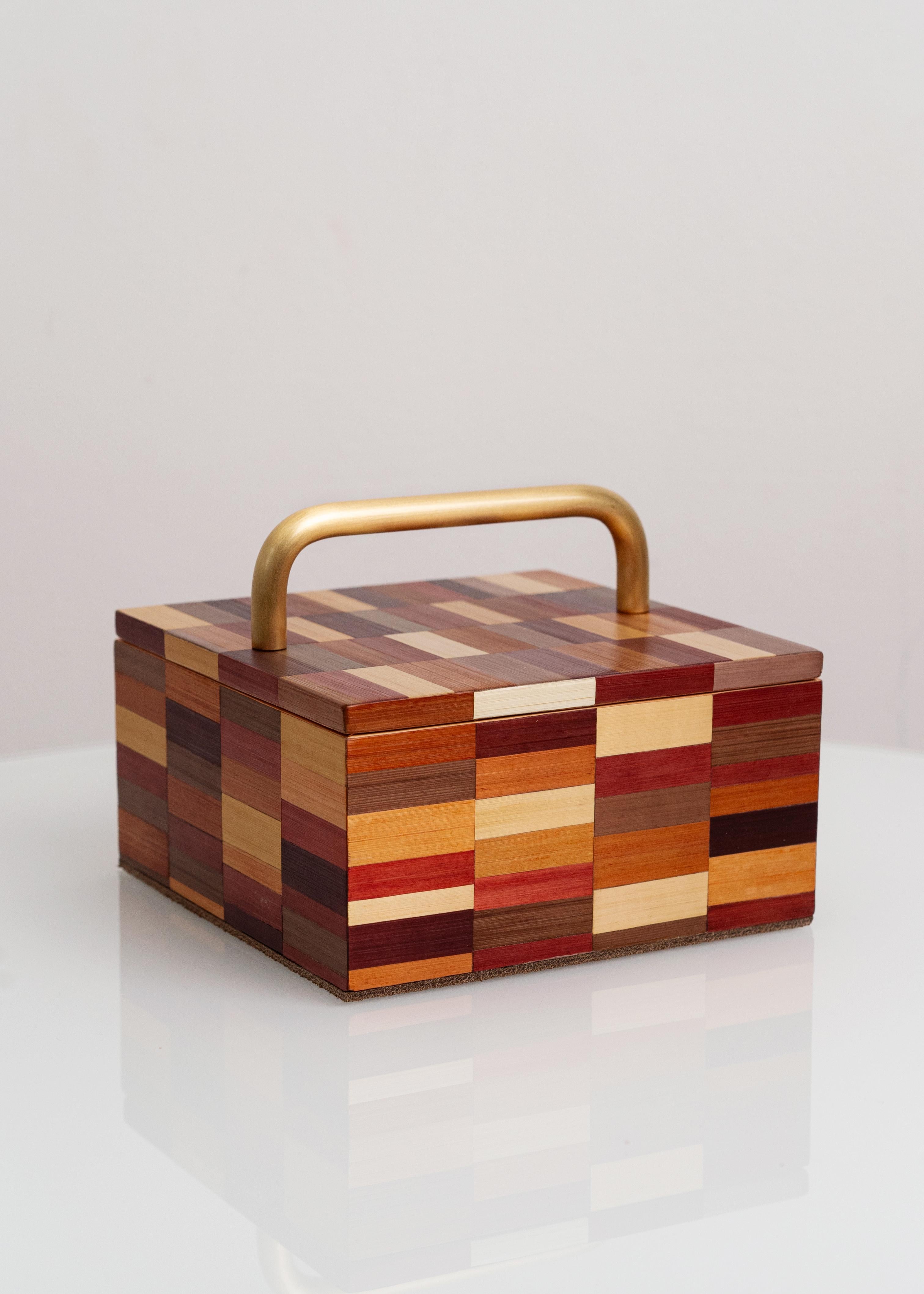 Dekorative Schatzkiste mit warmer Farbe Stroh Intarsien Handcrafted Subway im Zustand „Neu“ im Angebot in Warsaw, PL