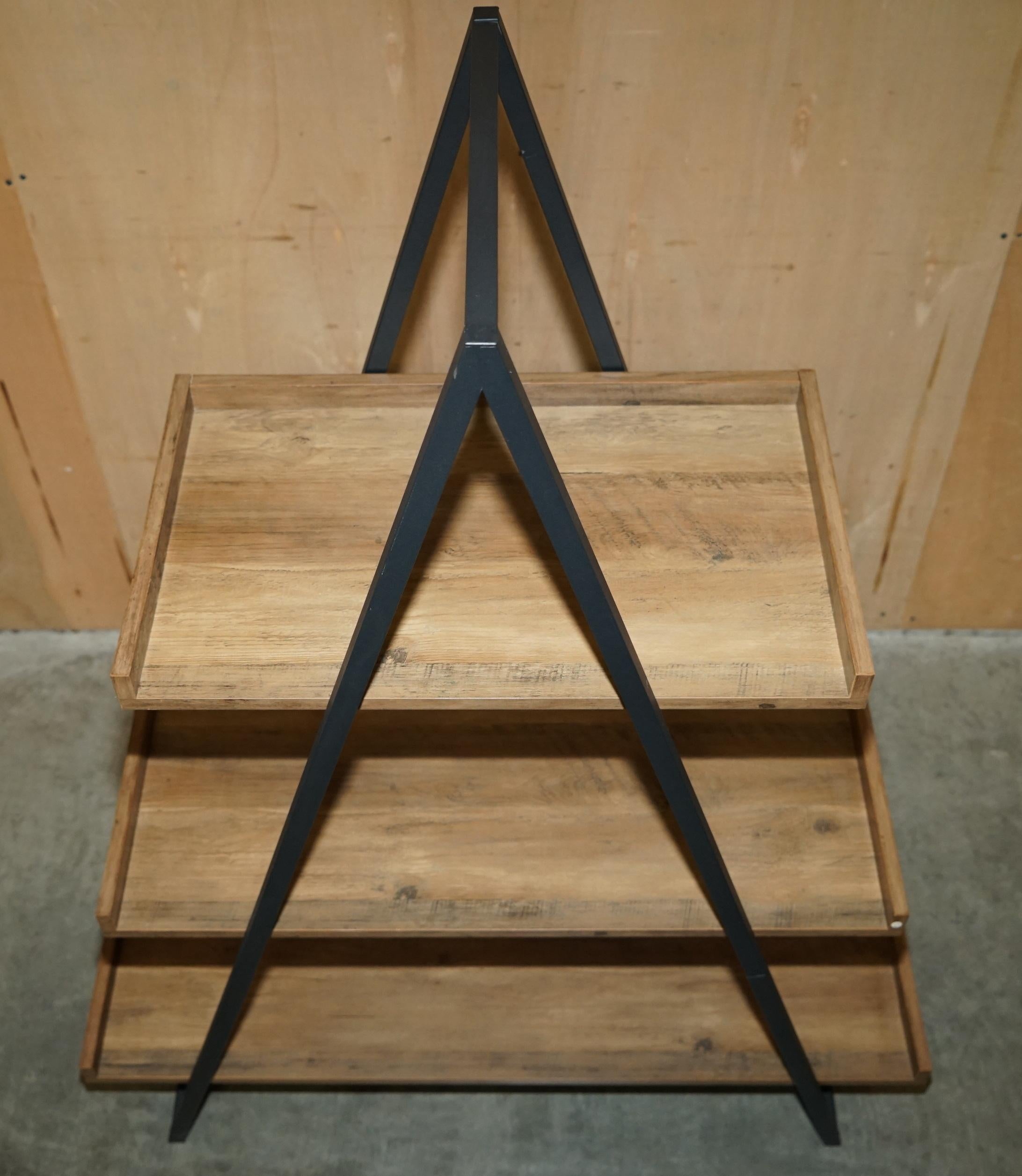 Mid-Century Modern DECORATIVE TRIANGLE CONTEMPORARY DISPLAY SHELF PART OF A DINING SUiTE For Sale