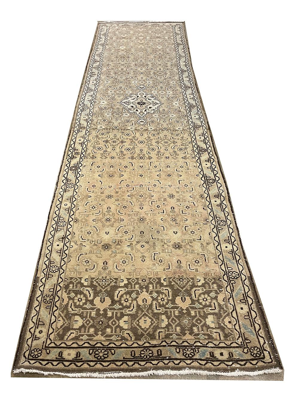 Dekorativer antiker persischer Malayer-Läufer, Stammeskunst im Angebot 9