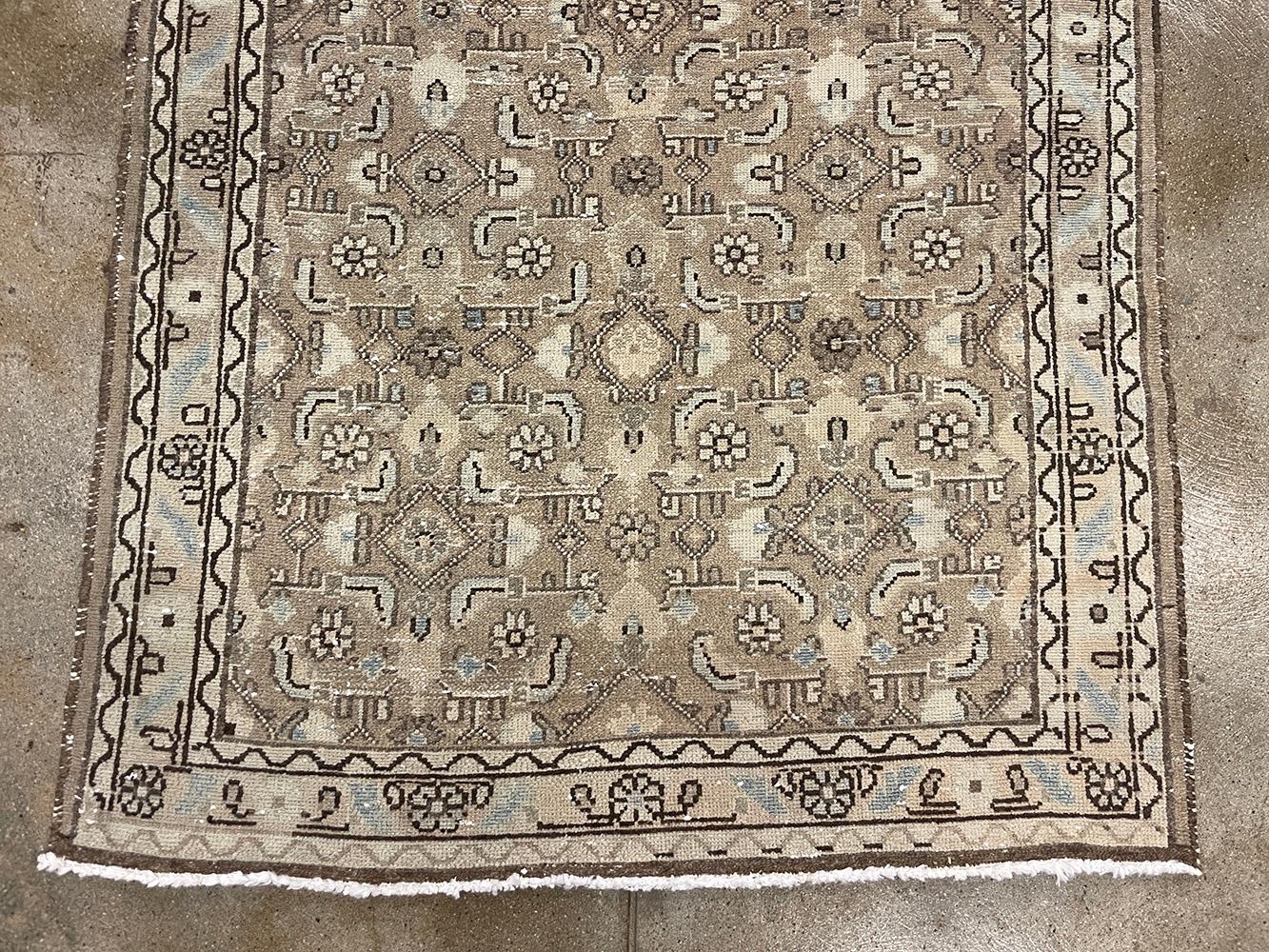 Dekorativer antiker persischer Malayer-Läufer, Stammeskunst (Persisch) im Angebot