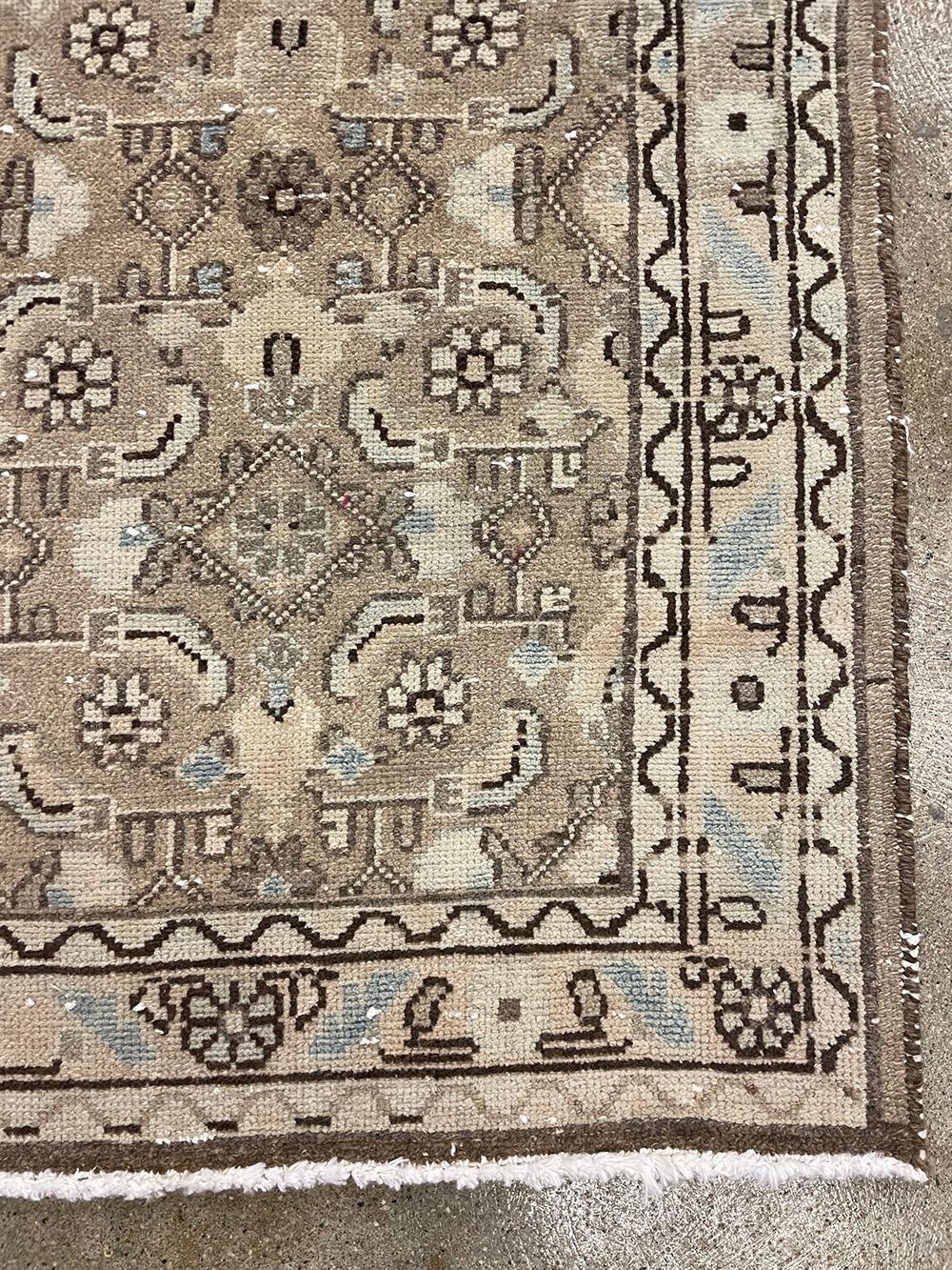 Dekorativer antiker persischer Malayer-Läufer, Stammeskunst (Handgeknüpft) im Angebot