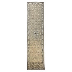 Tapis de couloir persan Malayer ancien et décoratif