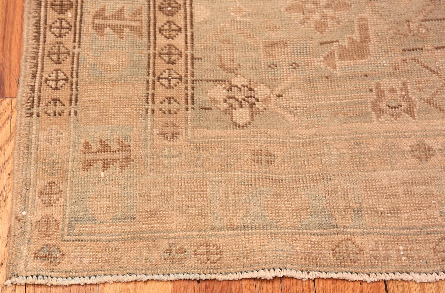 Antique Persian Malayer Runner. Size: 4 ft 1 in x 9 ft 8 in In Good Condition For Sale In New York, NY