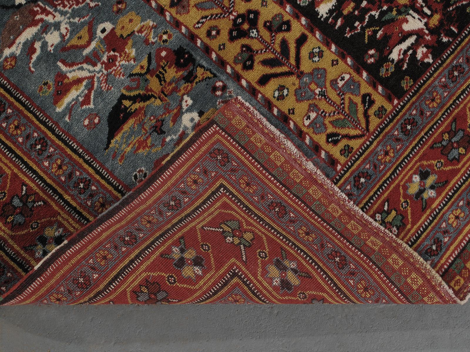 Late 20th Century Decorative Tribal Persian Shiraz Rug For Sale