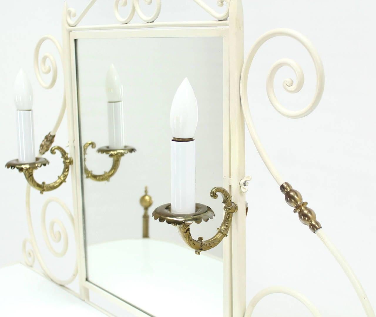 Coiffeuse décorative Plateau en verre laiteux Volute en métal Quincaillerie en laiton en vente 3