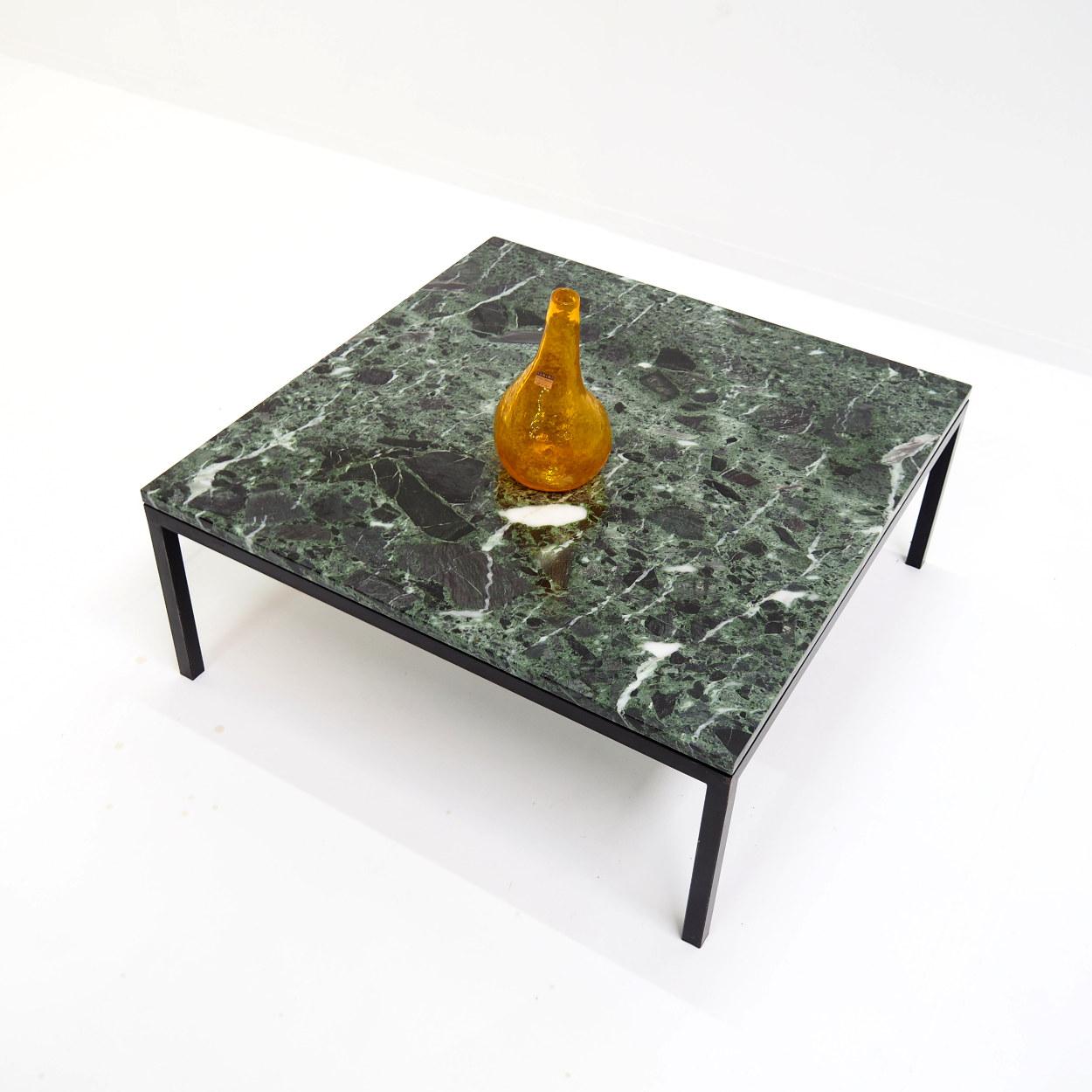 Jarrón decorativo Fabricado por Venini Italia Moderno de mediados de siglo en venta