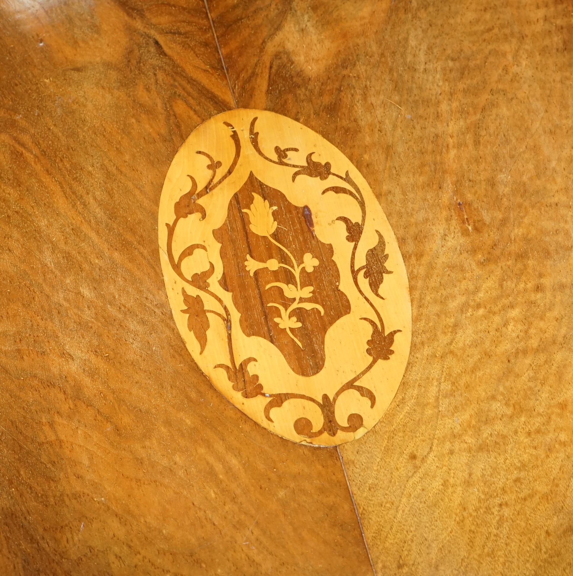 Decorative Victorian Walnut Marquetry Inlaid Loo Tilt-Top Breakfast Table (Handgefertigt)
