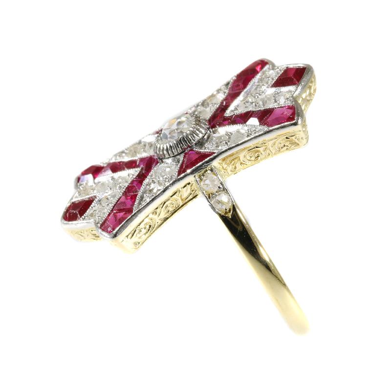 Decorative Vintage Art Deco Ruby and Diamond Engagement Ring In Excellent Condition In Antwerp, BE