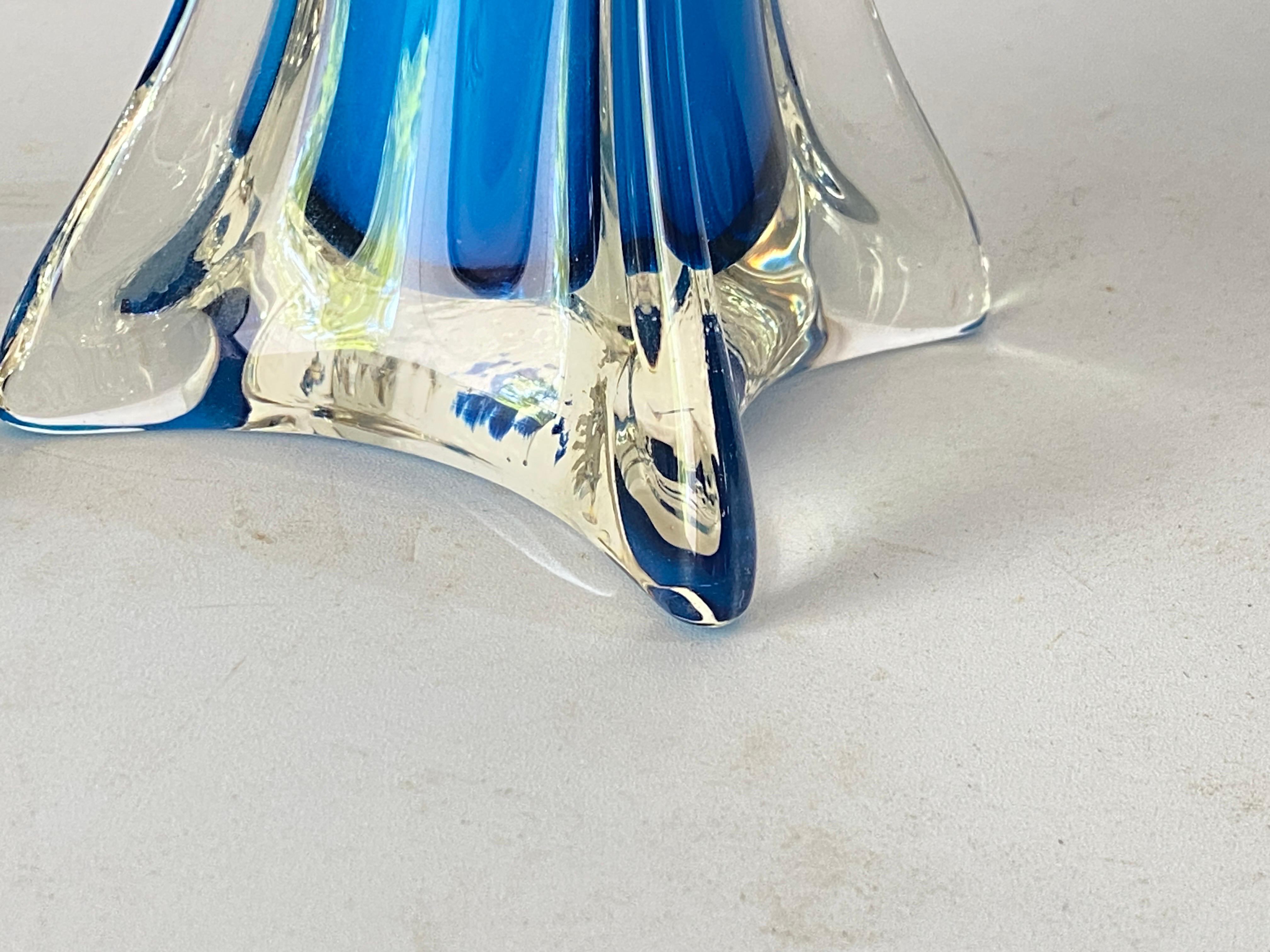 Dekorative blaue Sliflore-Vase aus Glas im Vintage-Stil, Frankreich, um 1960, 2er-Set im Angebot 1