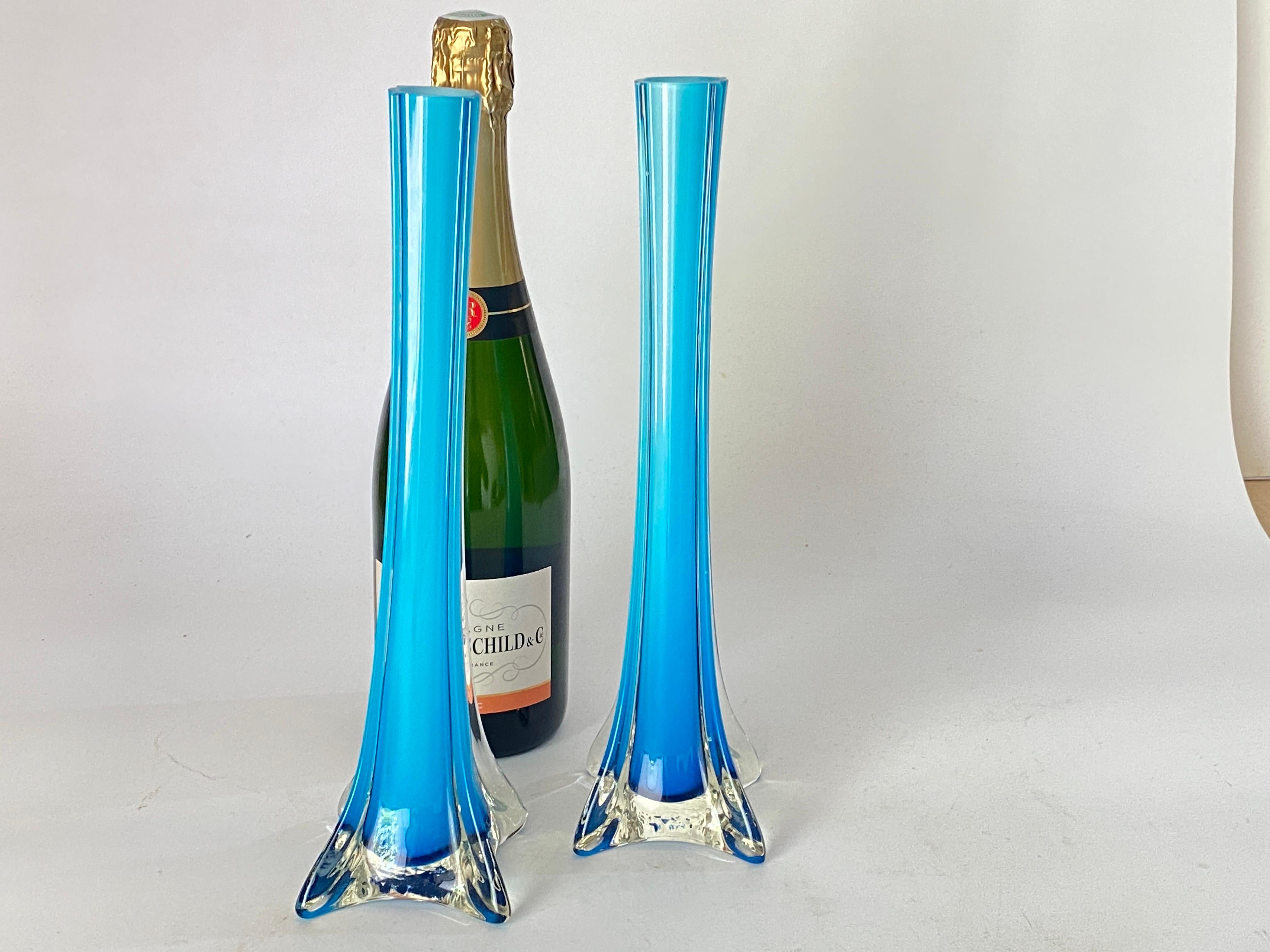 Dekorative blaue Sliflore-Vase aus Glas im Vintage-Stil, Frankreich, um 1960, 2er-Set im Angebot 3