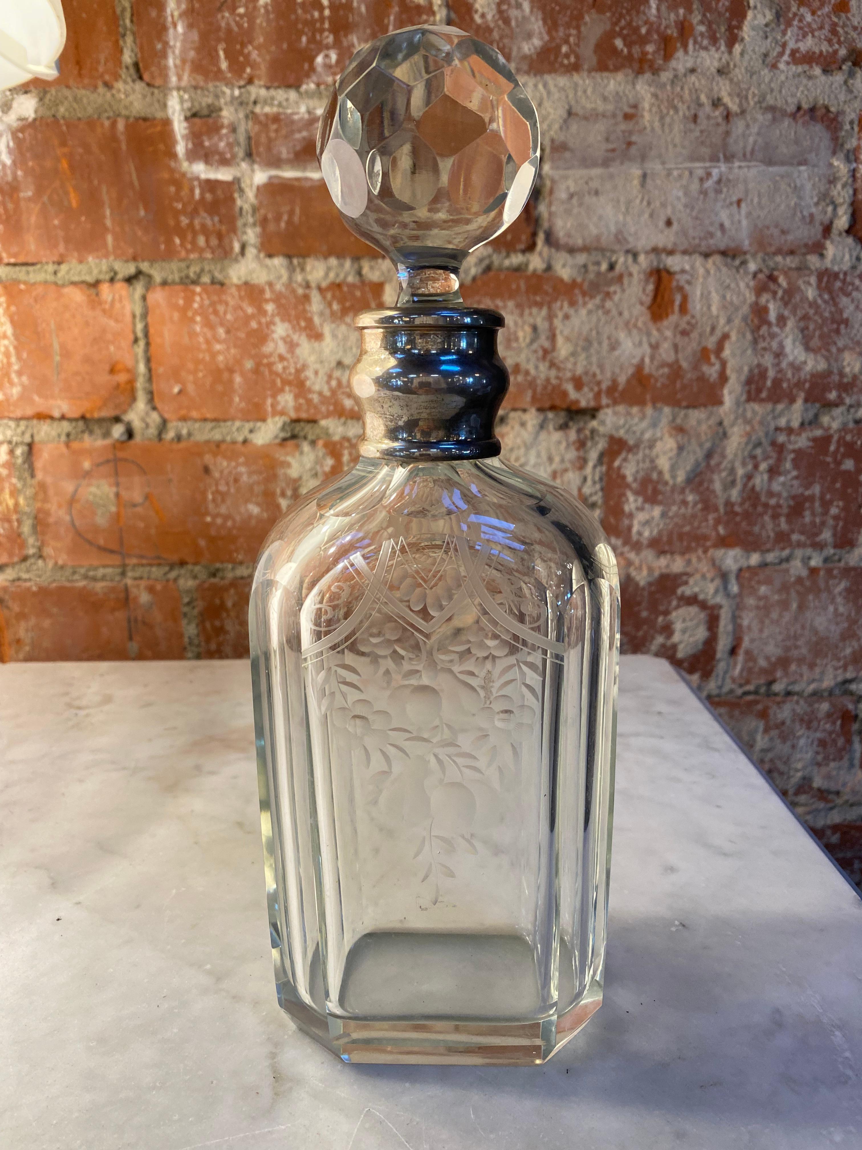 Decorative Italian bottle made in 1950s.