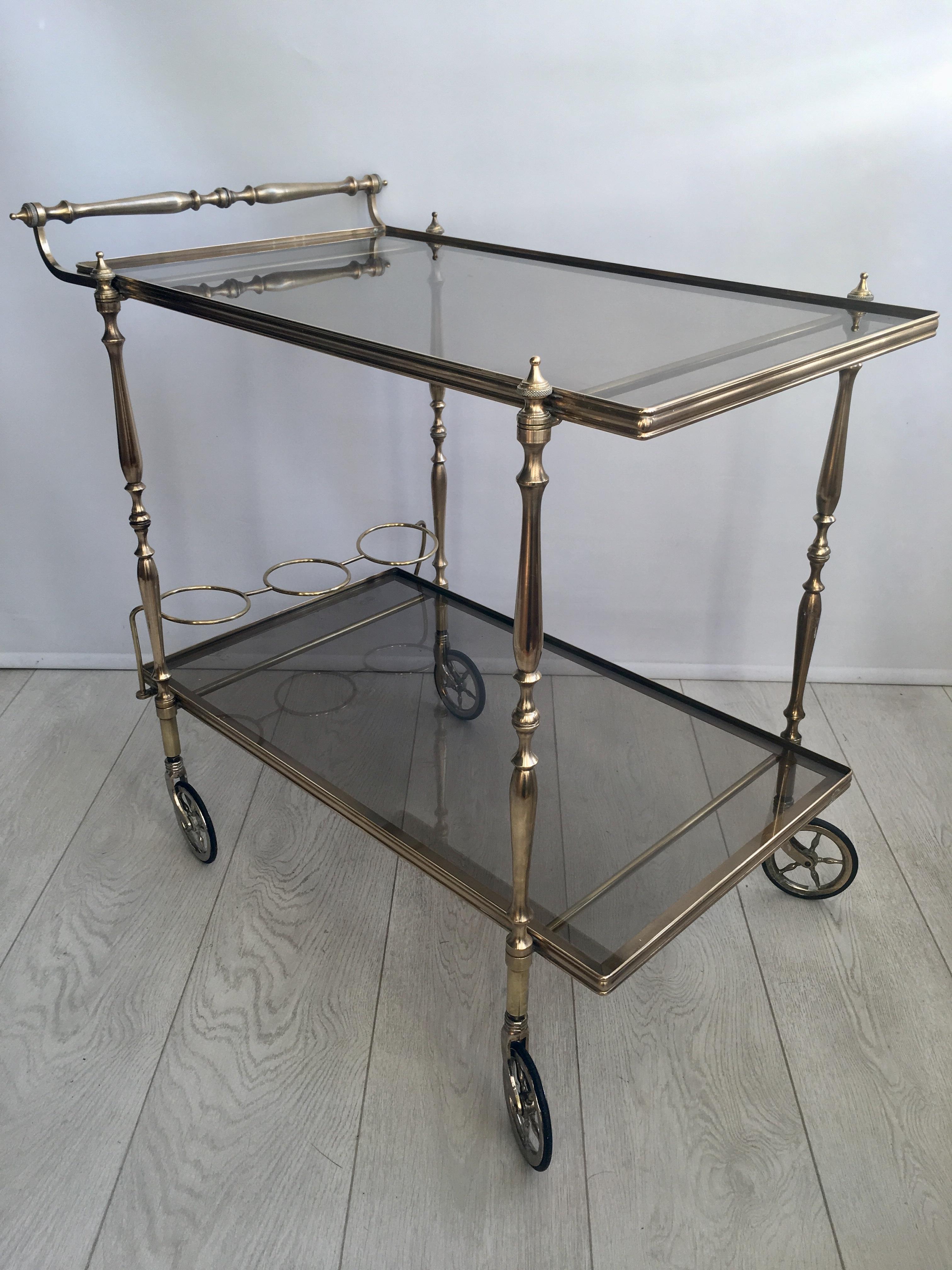 Decorative Vintage French Brass Drinks Trolley or Bar Cart In Good Condition For Sale In Copthorne, GB