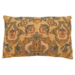 Coussin décoratif vintage en tapisserie jacquard avec motifs Art Déco sur toute sa surface 