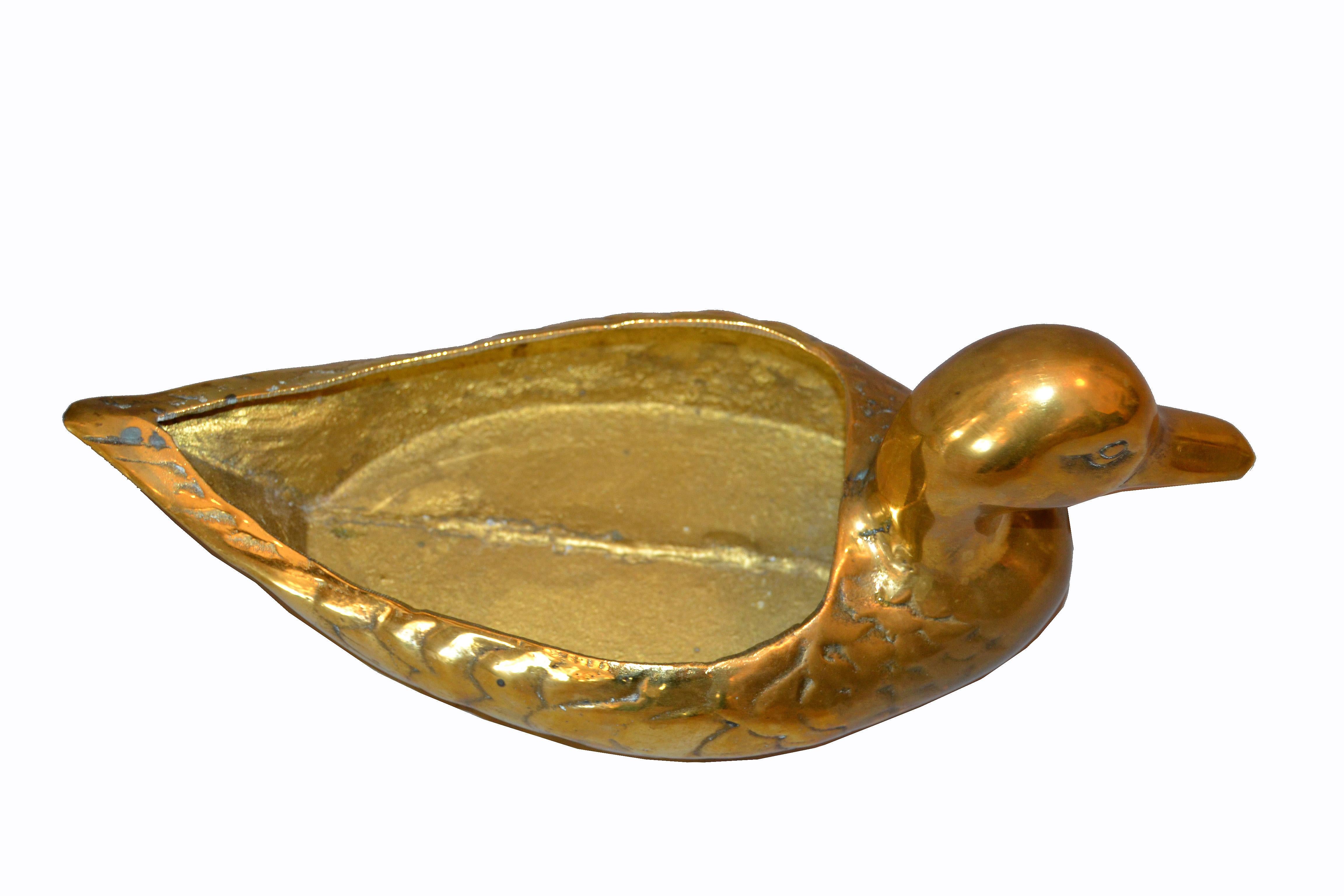 Decorative Vintage Lidded Cast Brass Duck Box, Jewelry Box, Desk Accessory In Good Condition In Miami, FL