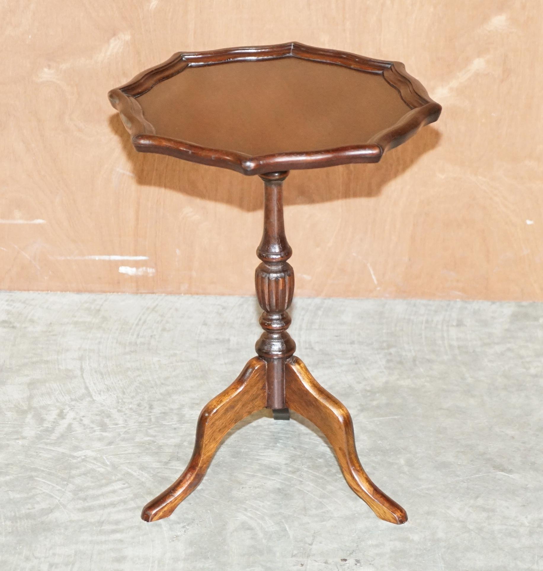 We are delighted to offer for sale this lovely vintage Mahogany Pie crust edge lamp or side table.

A good-looking well-made tripod table in good, we have cleaned waxed and polished it from top to bottom, there will be normal patina marks from