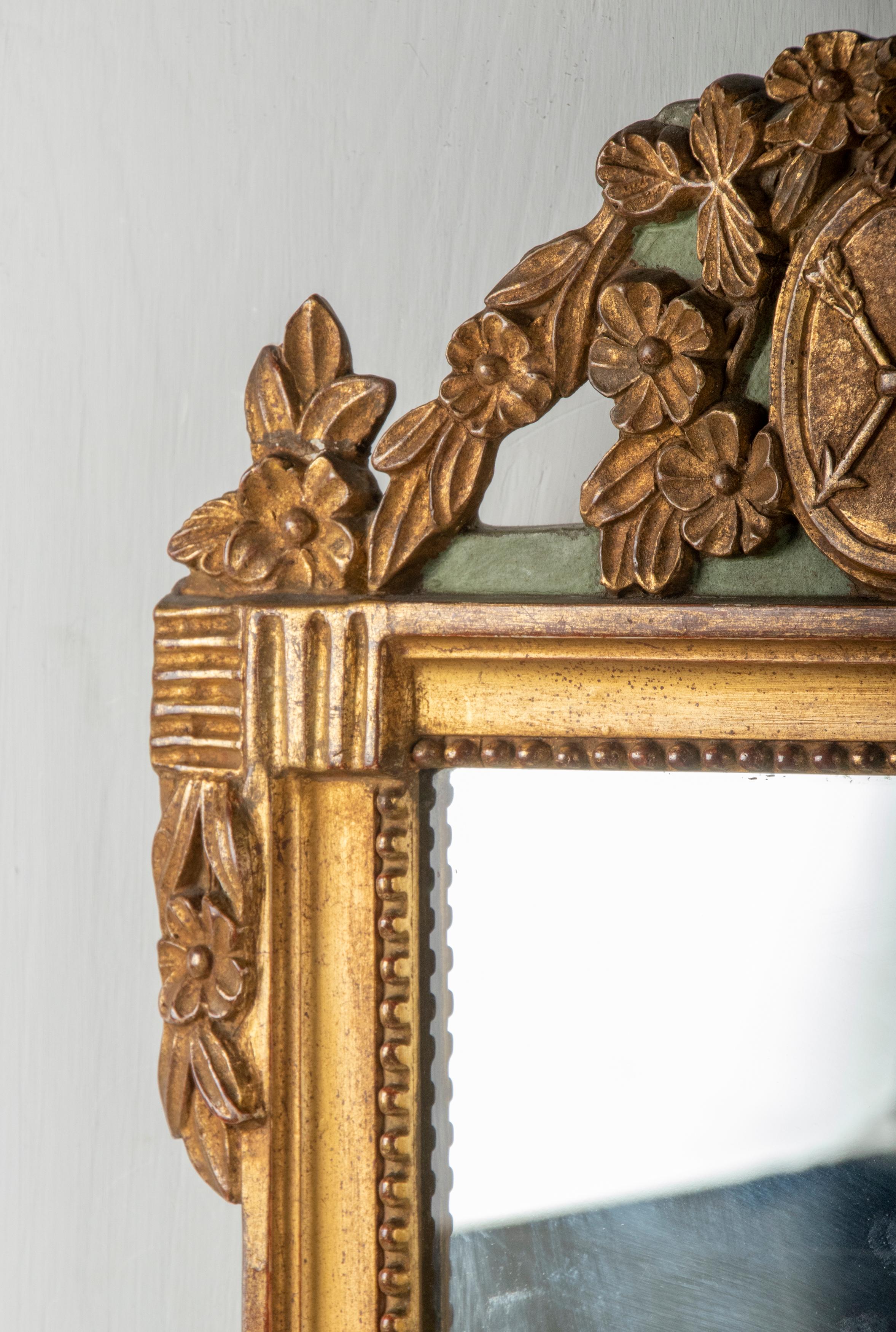 Fait main Miroir décoratif vintage en résine dorée en vente