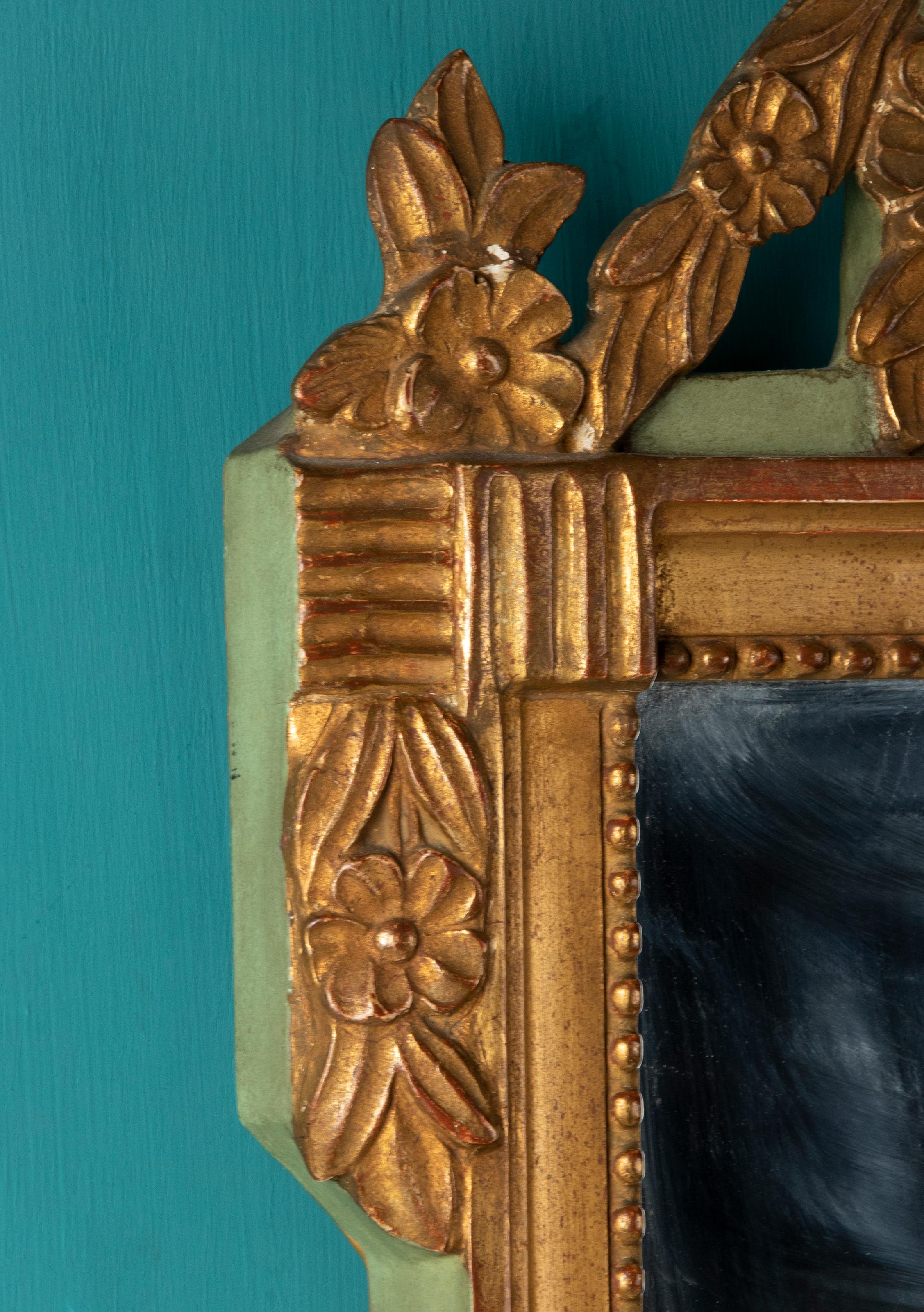 Hand-Crafted Decorative Vintage Mirror Made of Gilded Resin For Sale