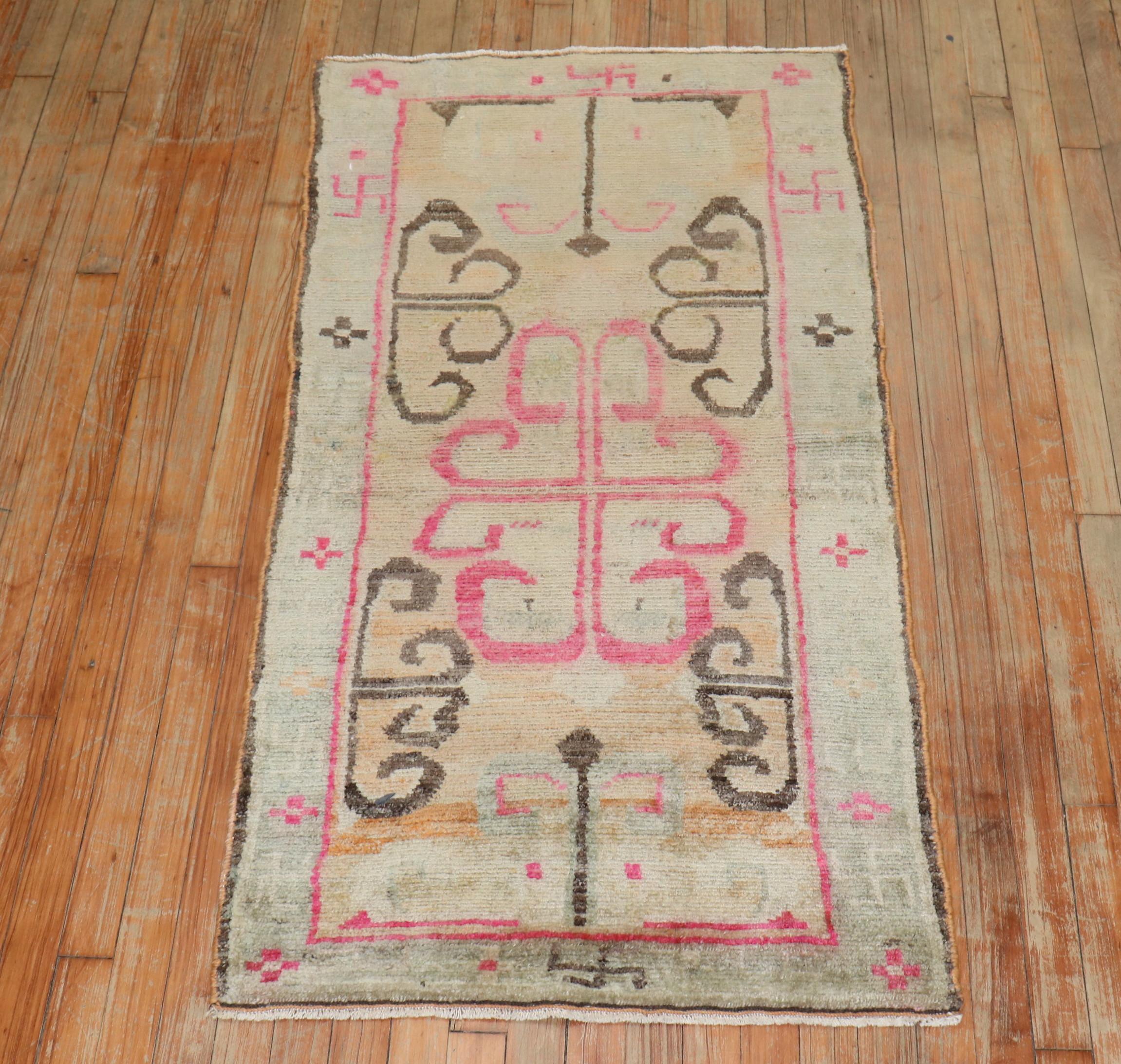 Dekorativer tibetischer Vintage-Teppich (Volkskunst) im Angebot